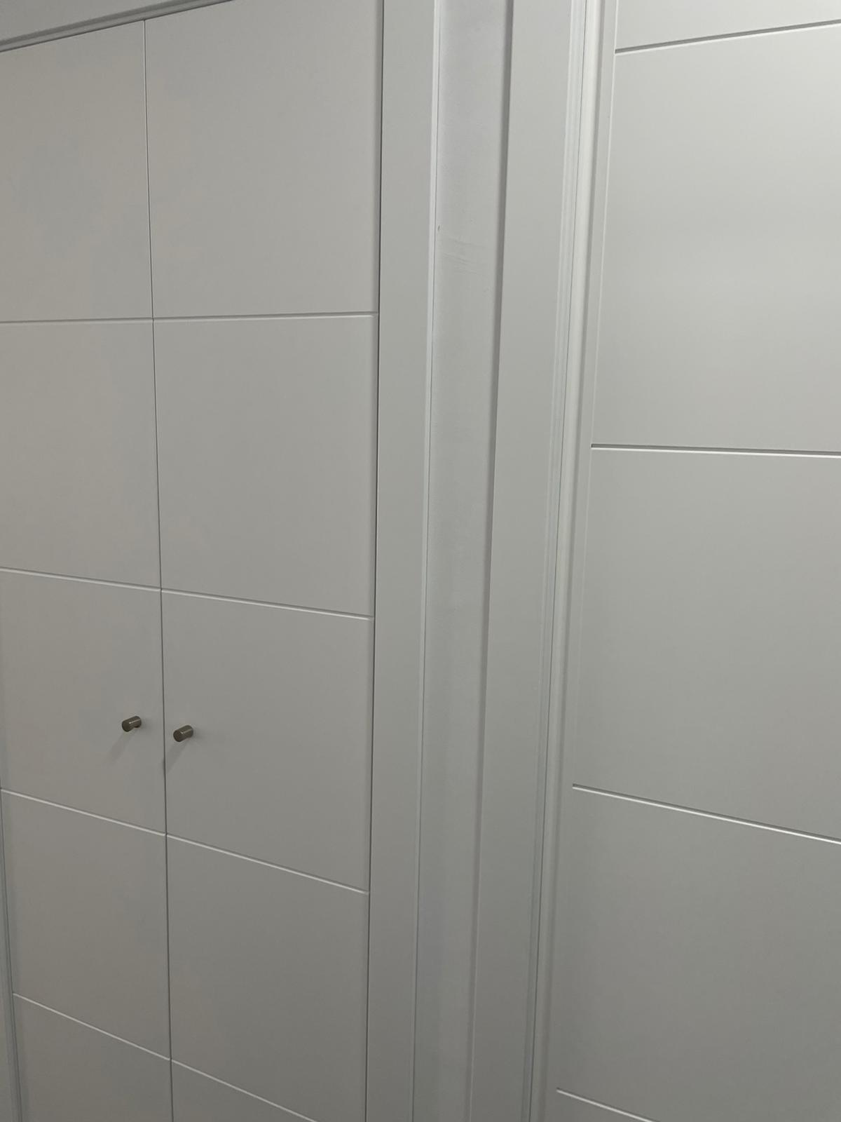 Armario a medida puertas abatibles