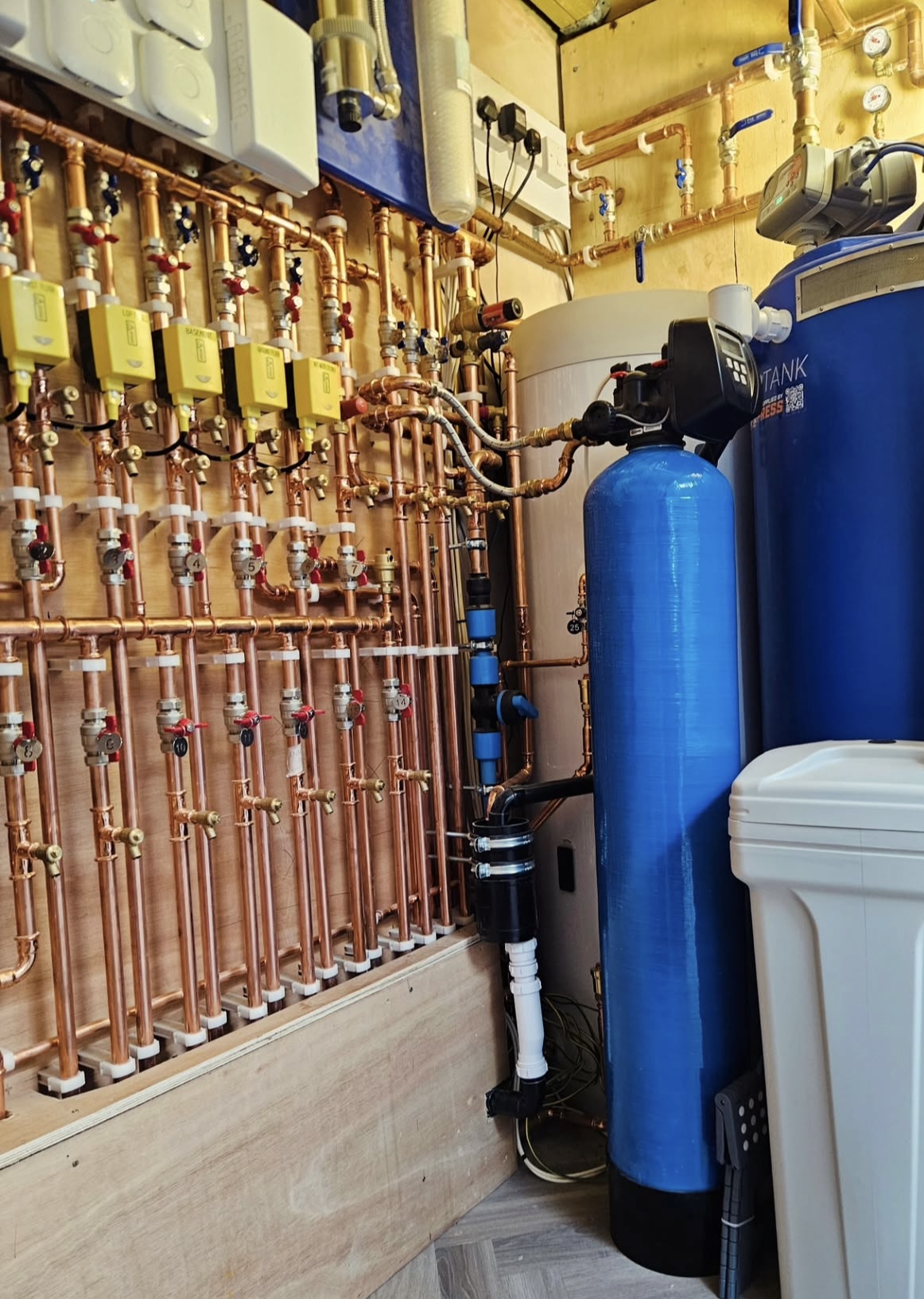 Instalación de sistema de calefacción y fontanería