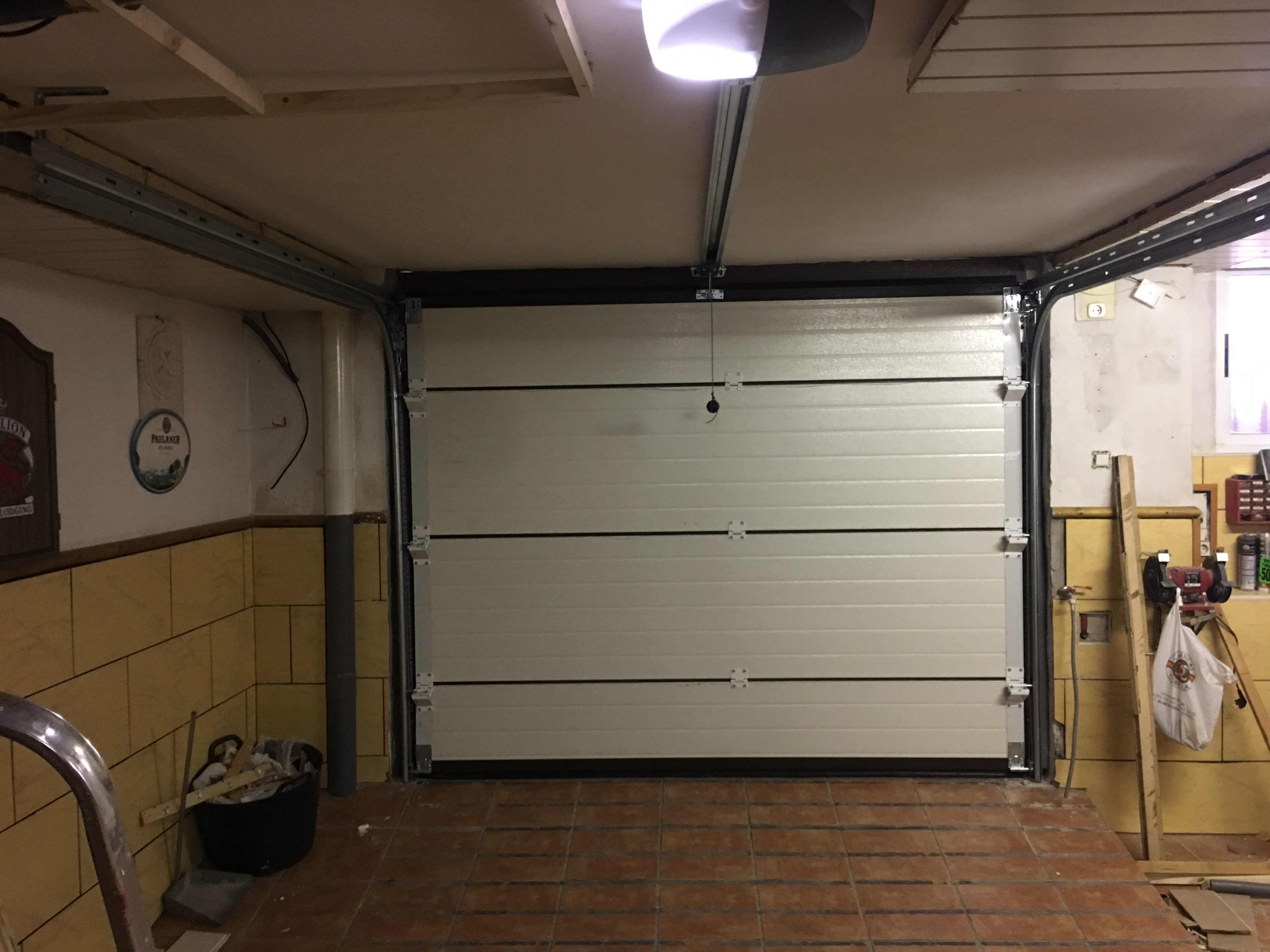 PUERTA SECCIONAL INTERIOR