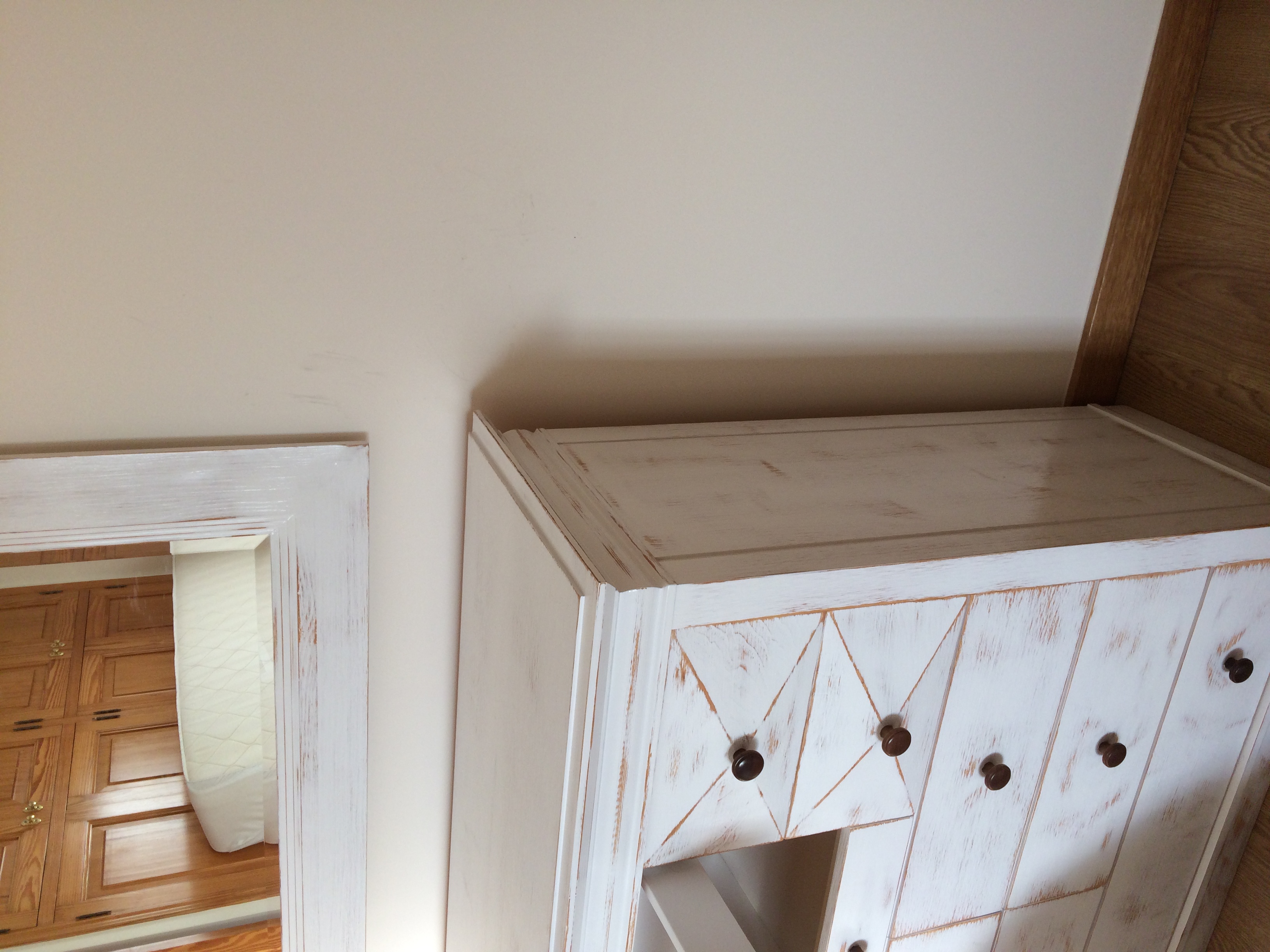 Patina sobre mueble natural