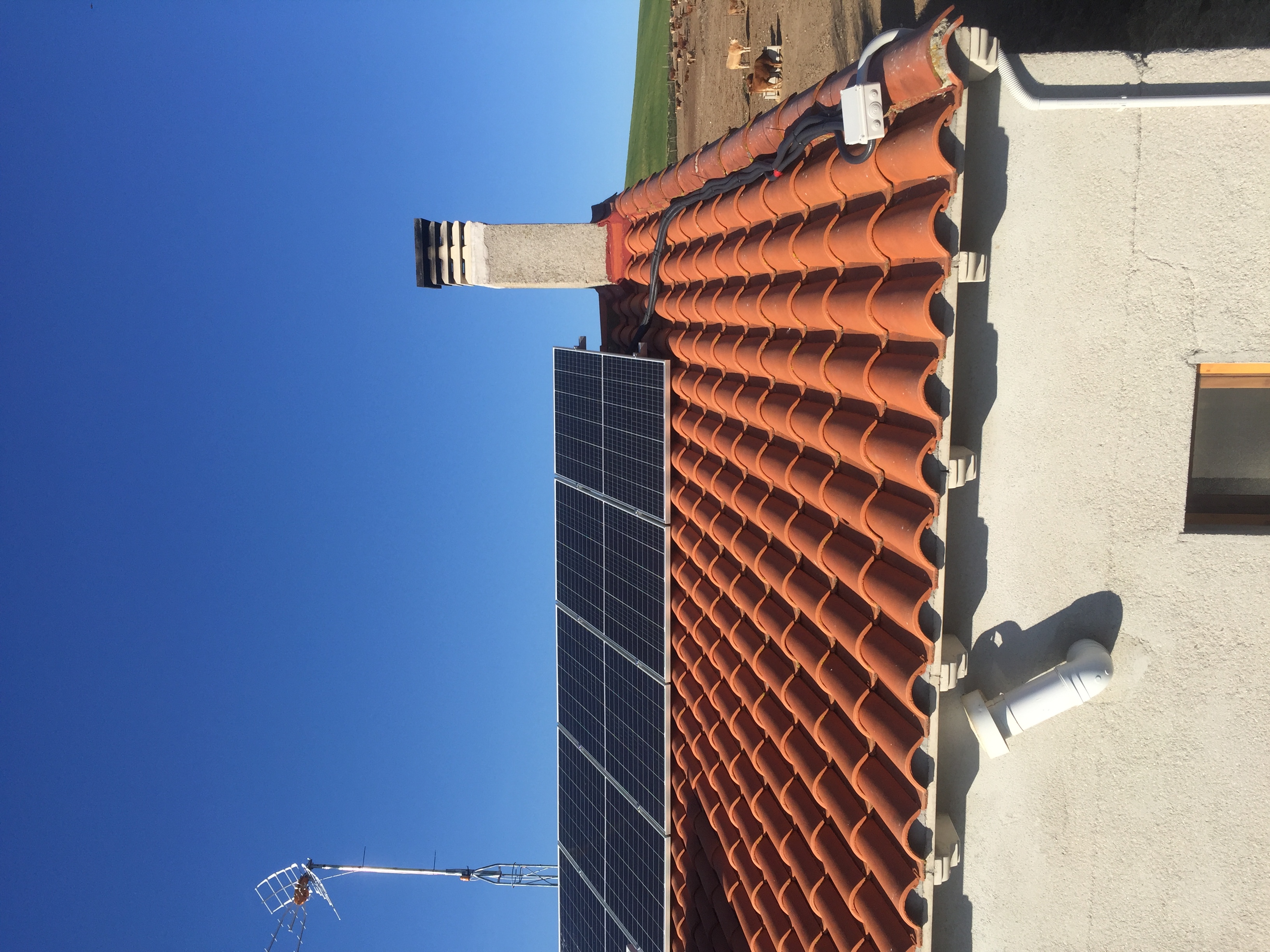 INST. FOTOVOLTAICA AISLADA EN VIVERO