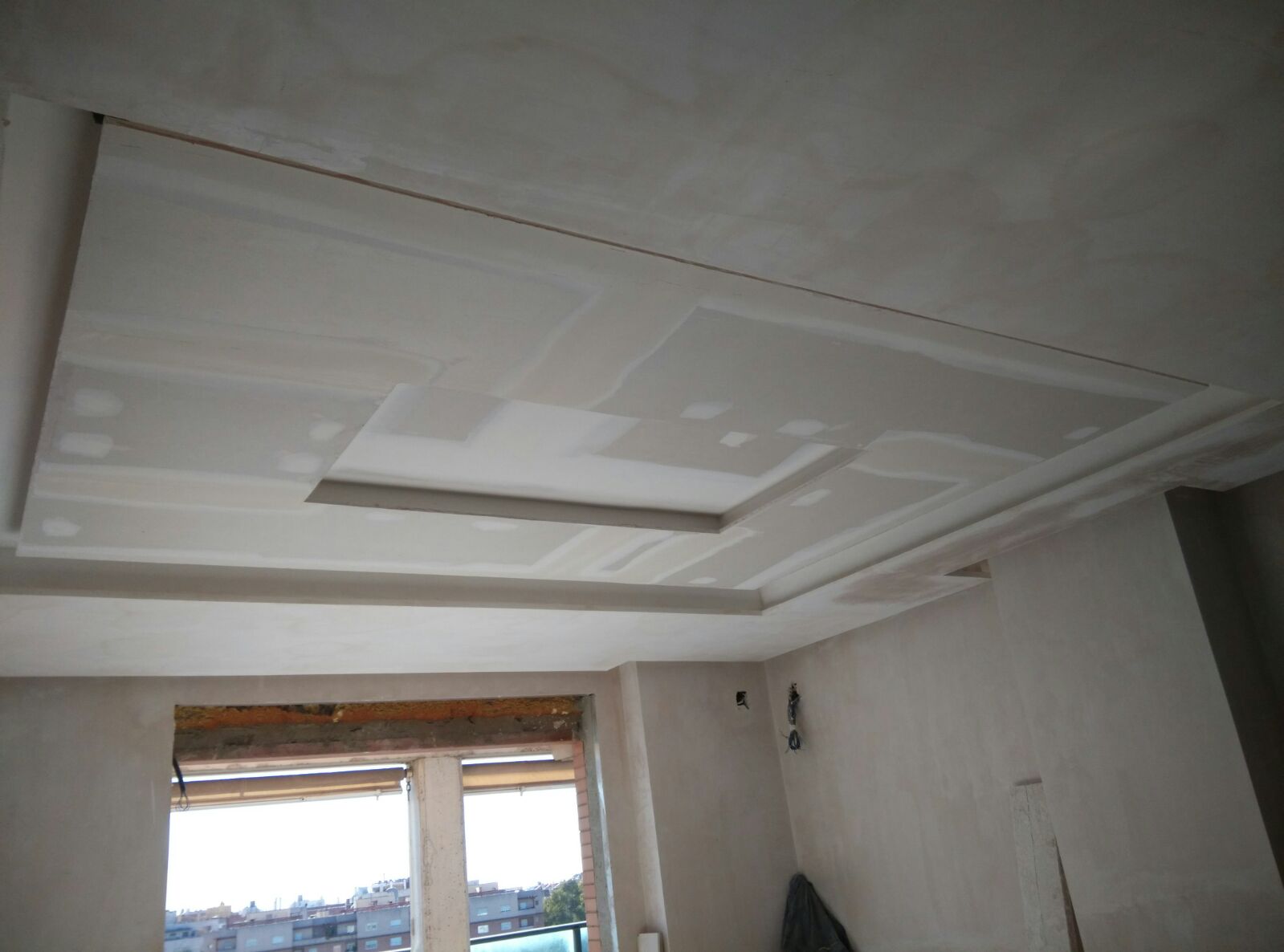 Doble altura en techo en formación de lampara