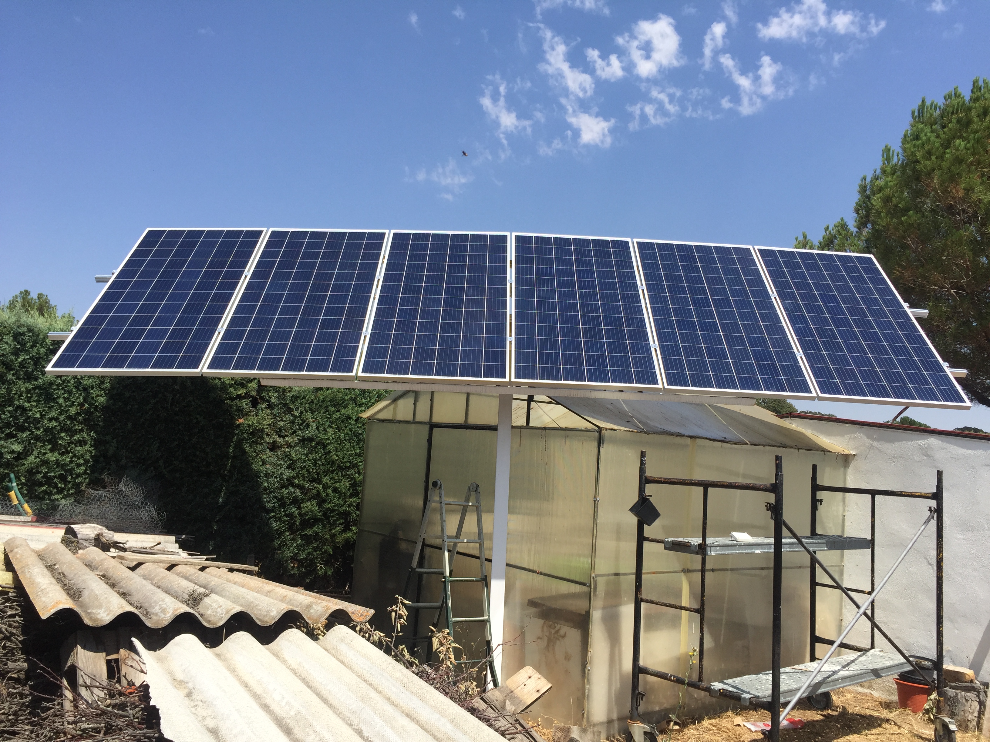 INST. FOTOVOLTAICA AISLADA EN VIVERO