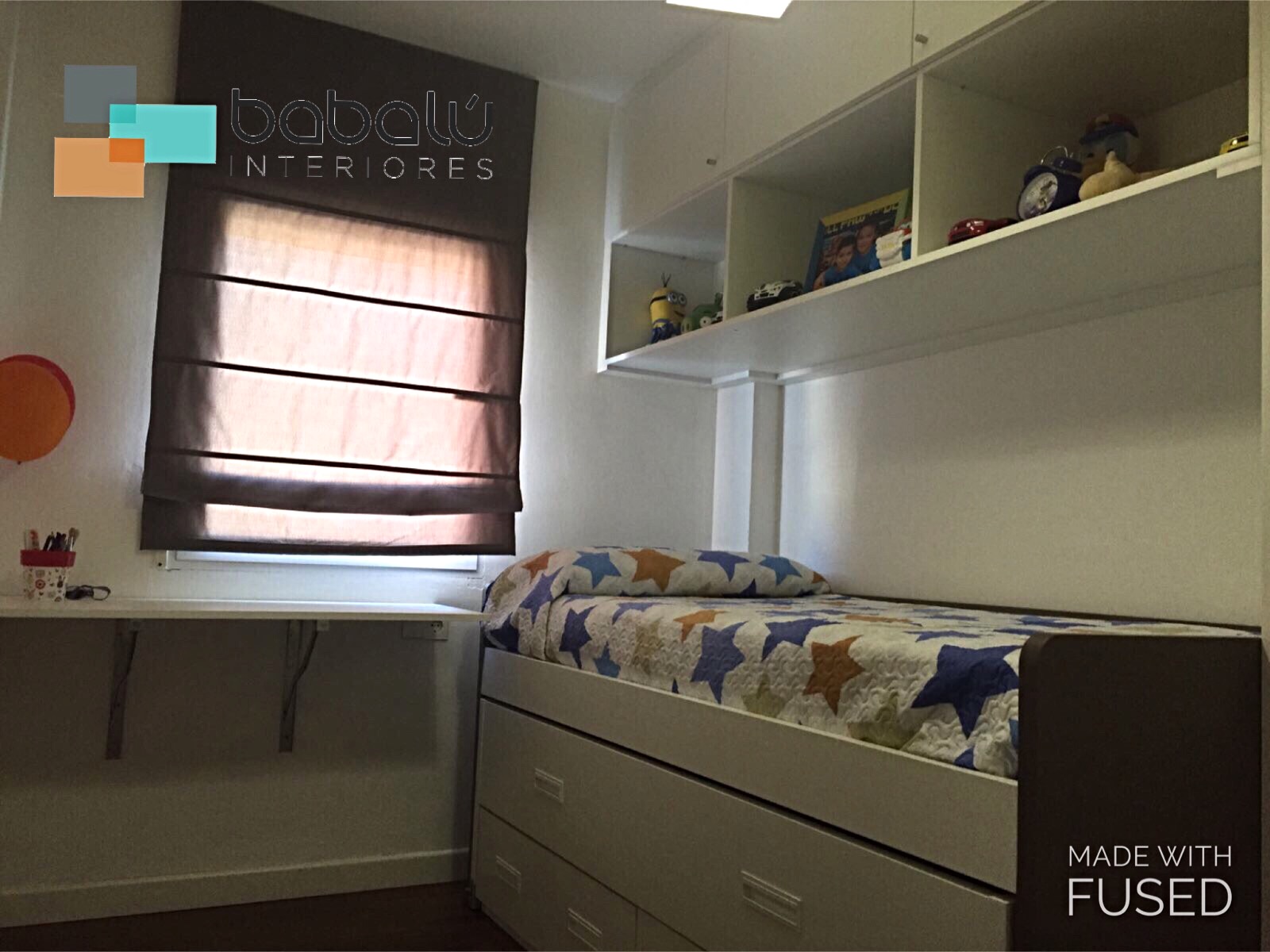 Escritorio abatible y puente a medida