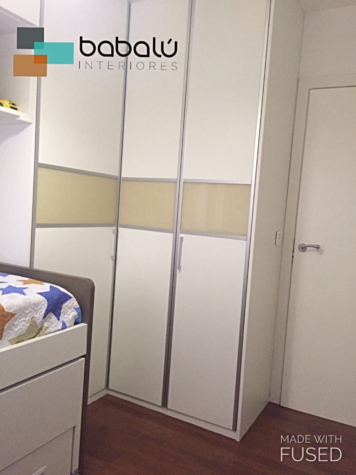 Armario en L con puertas abatibles