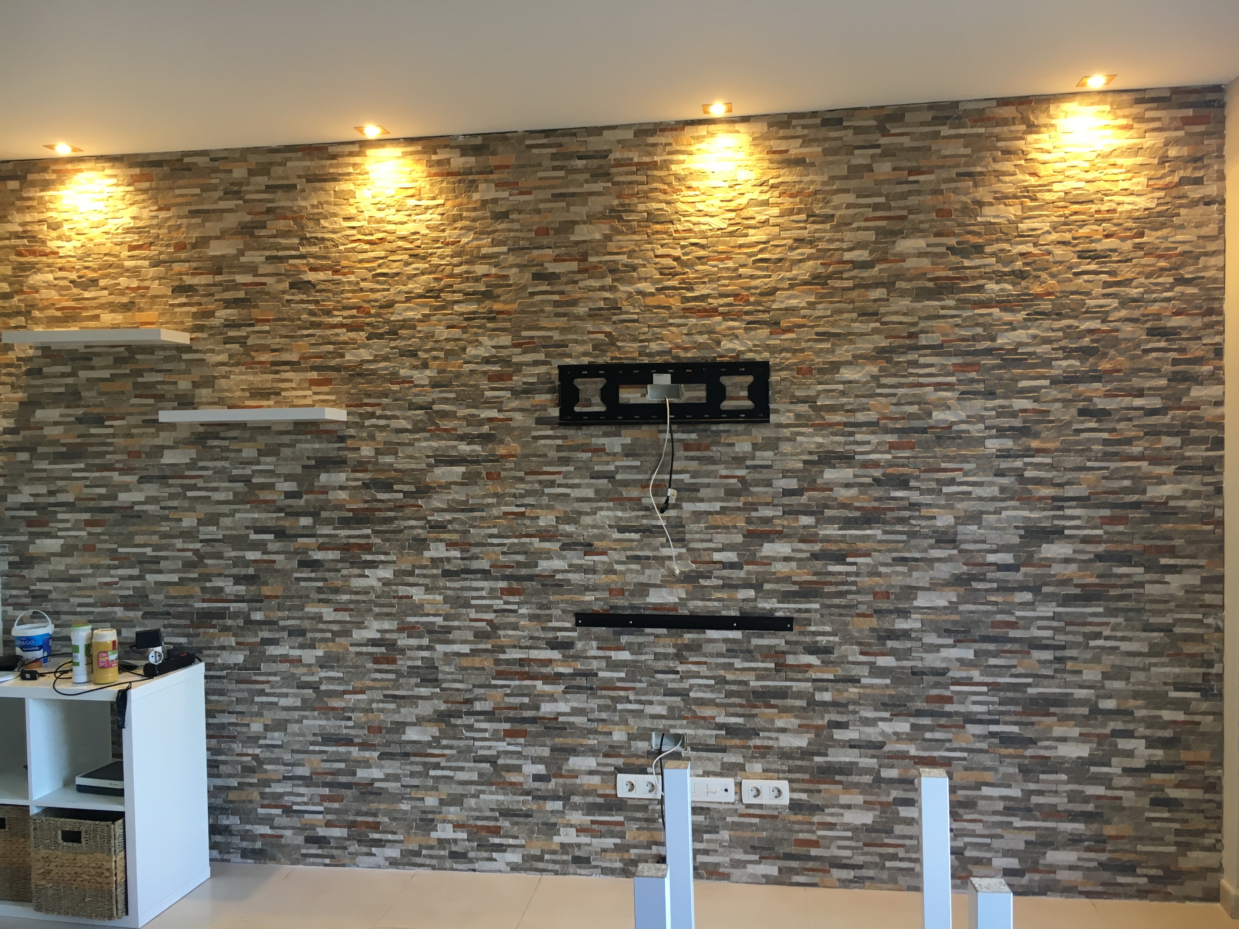 Colocación piedra, Luminarias.