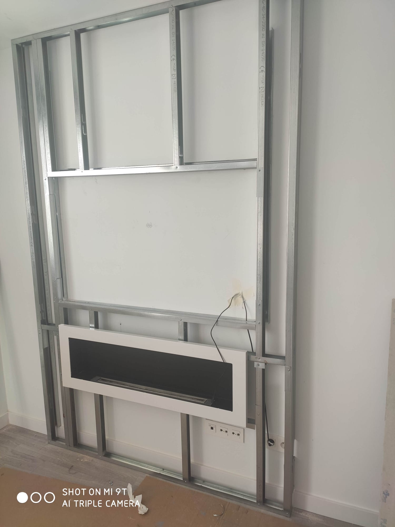 Estructura chimenea y tv