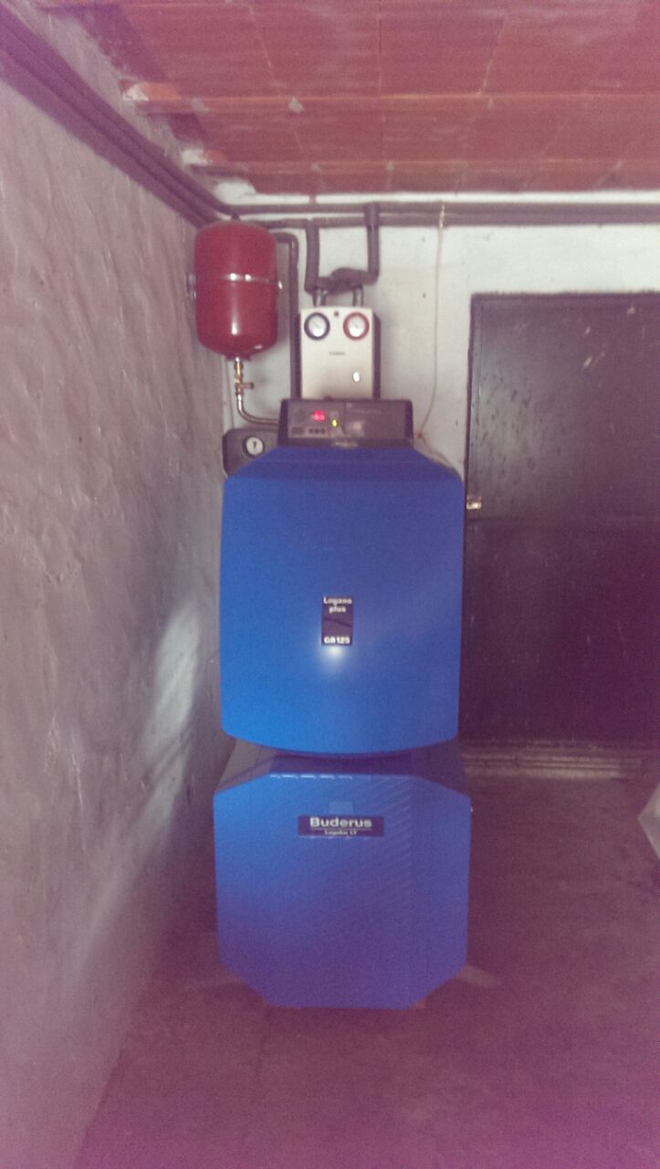 Instalacion de Caldera Buderus con acumulador de 300 litros
