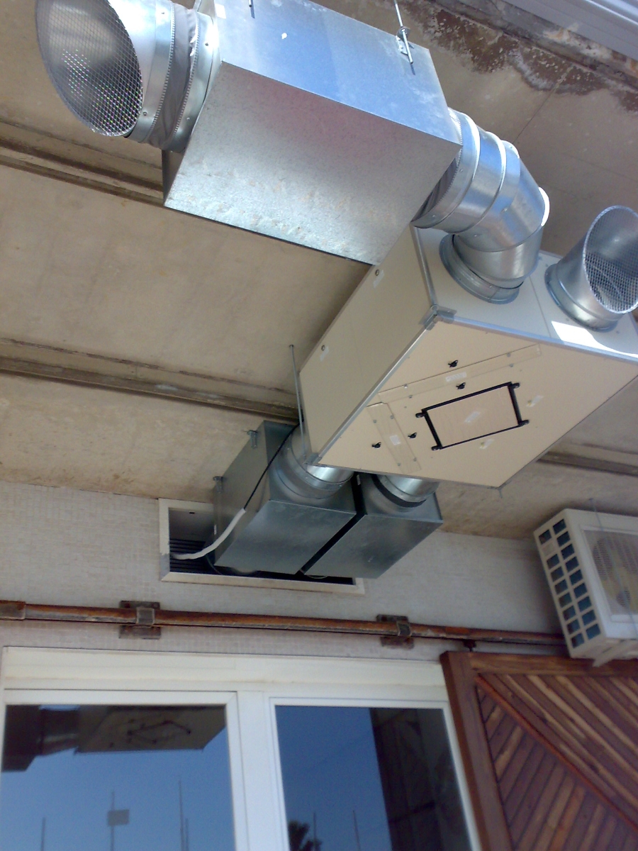 Instalación de conductos de aire acondicionado