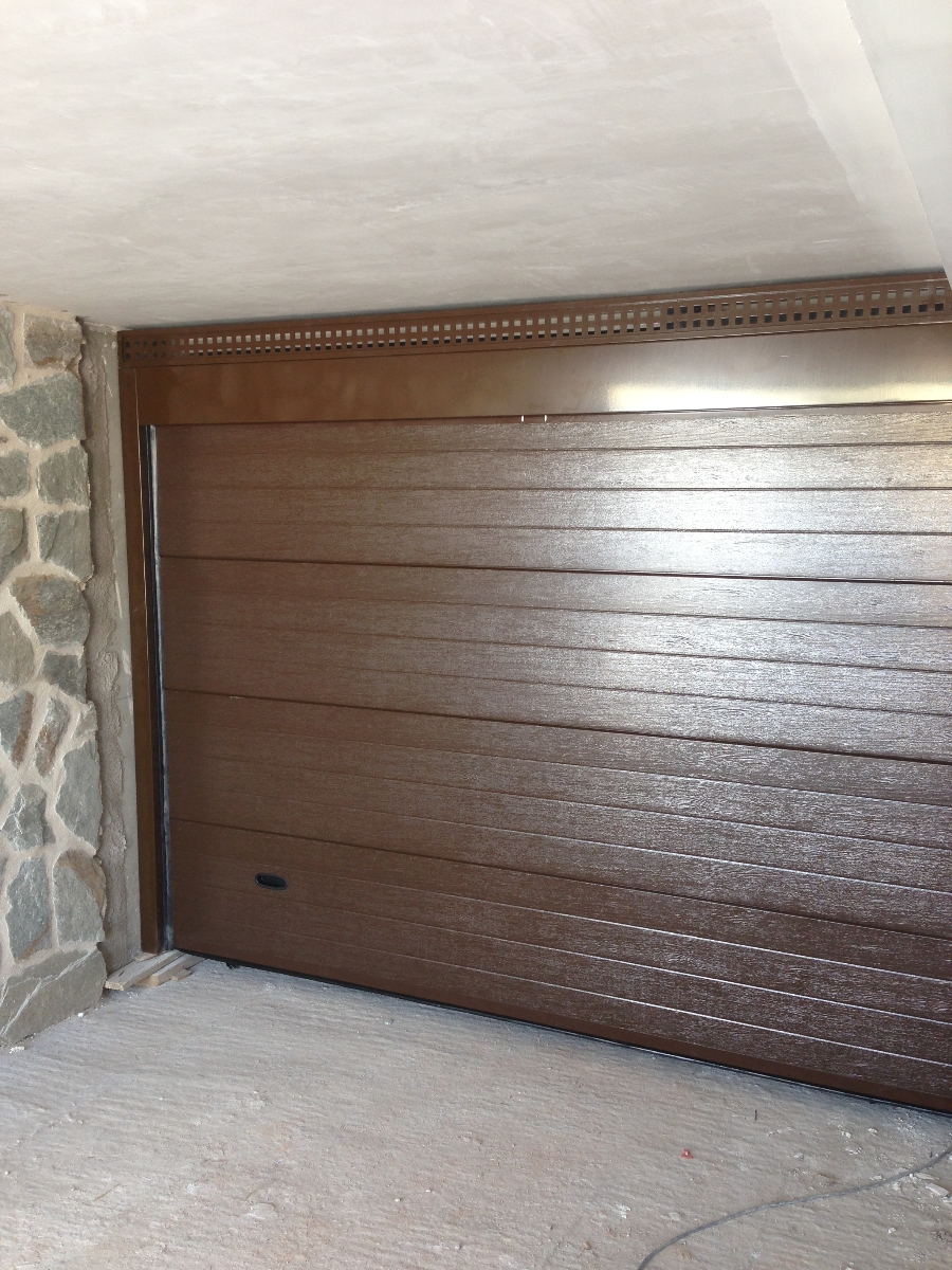 instalación de puerta seccional