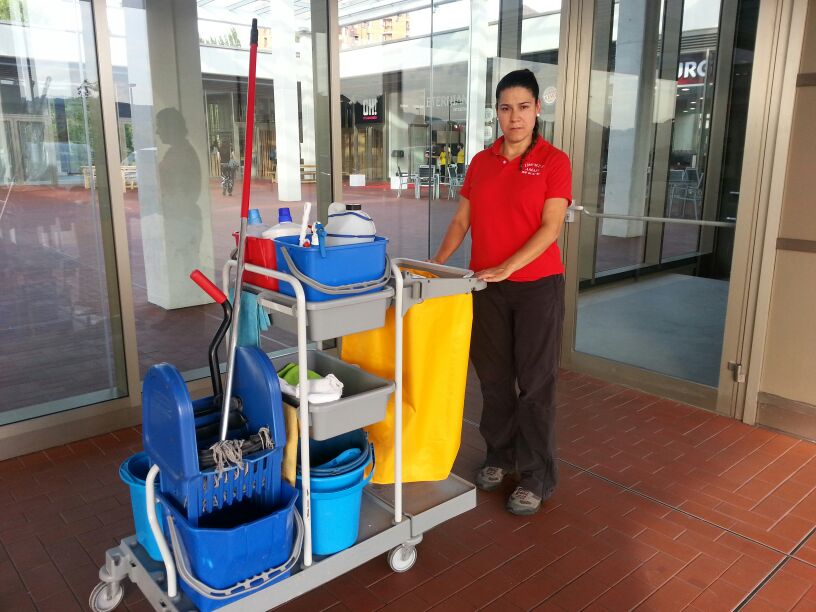 LIMPIEZA DE COMUNIDADES DE VECINOS Y GARAJES