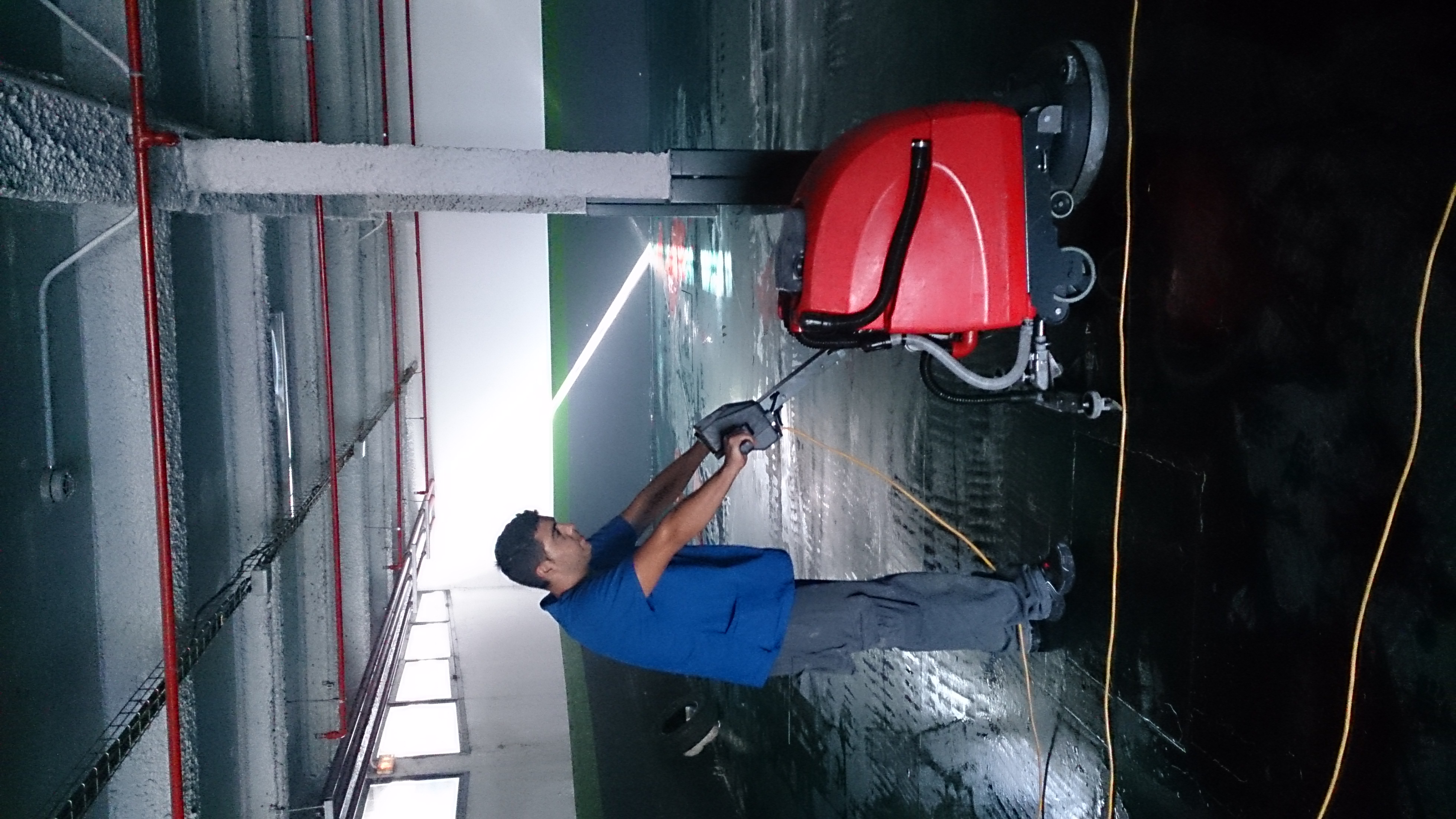 LIMPIEZA DE GARAJES A MAQUINA