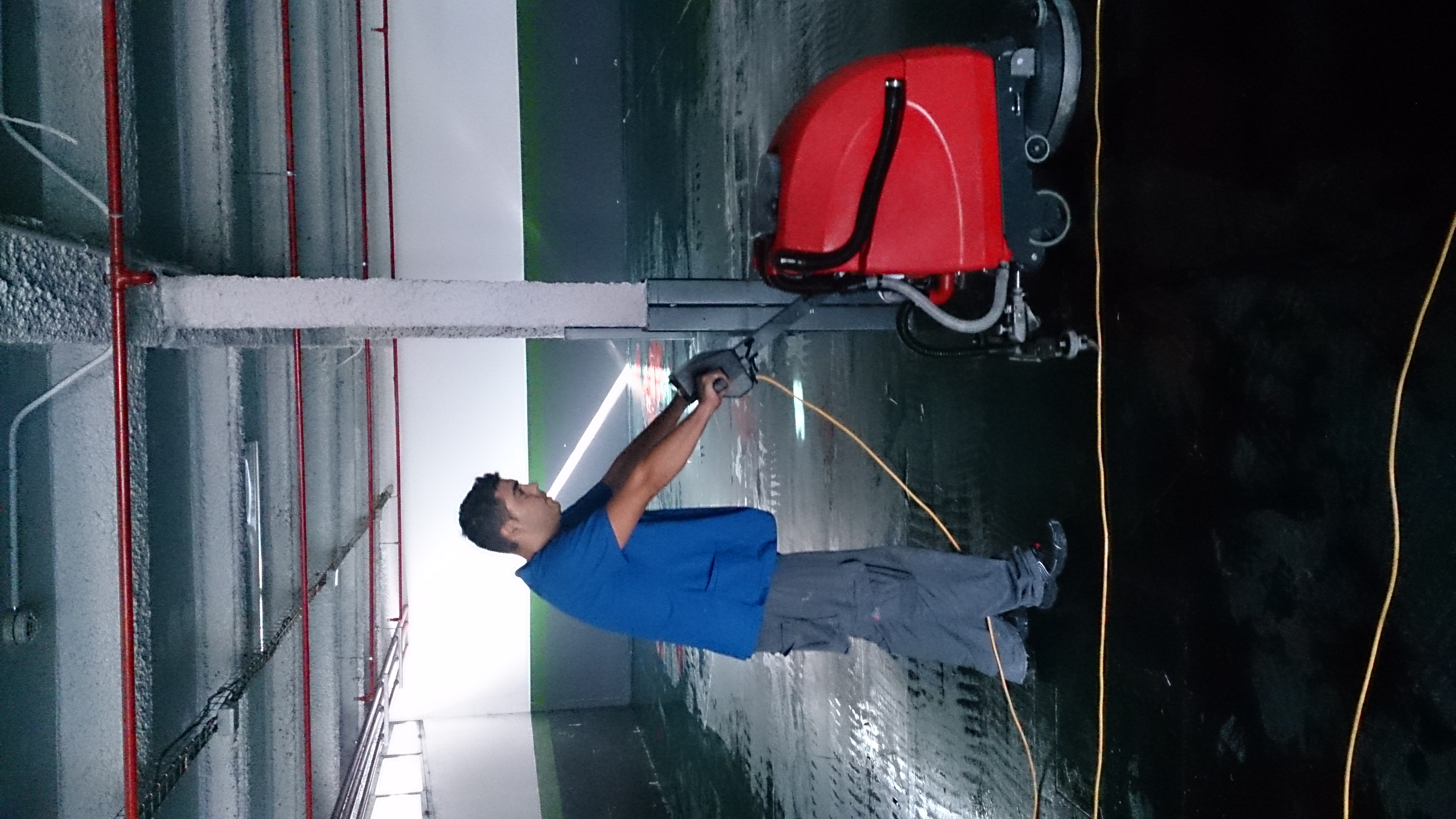 LIMPIEZA DE GARAJES A MAQUINA