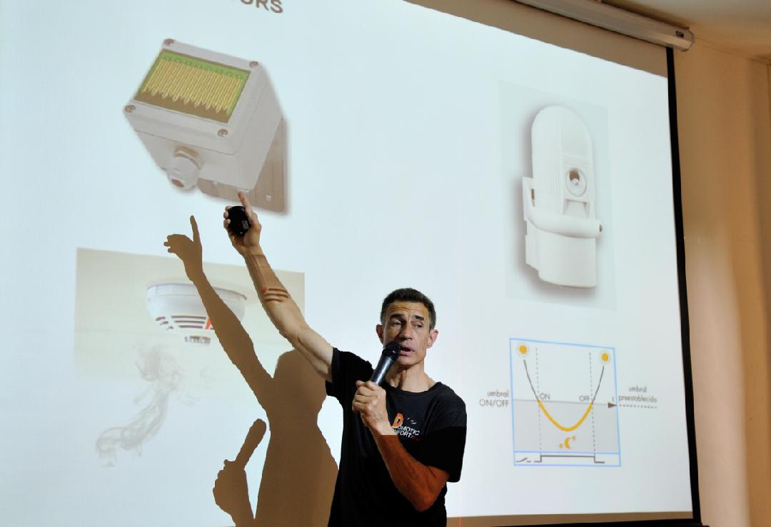 ponencia sobre domótica 25 abril 2015 Sant cugat del Vallès