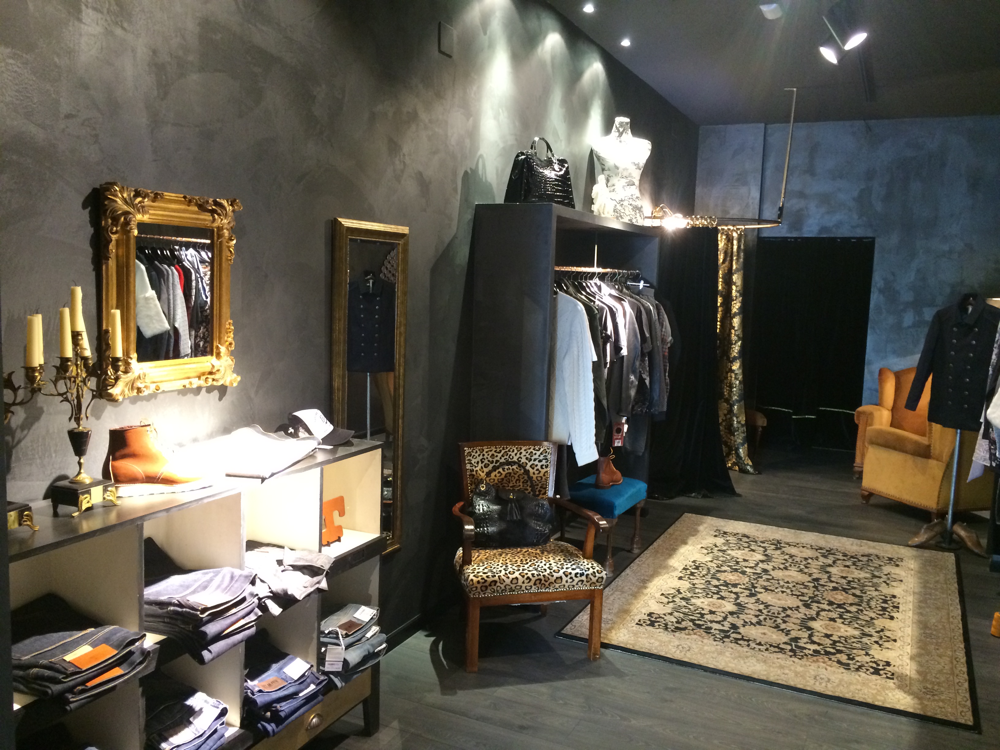 LOCAL CUPID KILLER CALLE INFANTAS MADRID