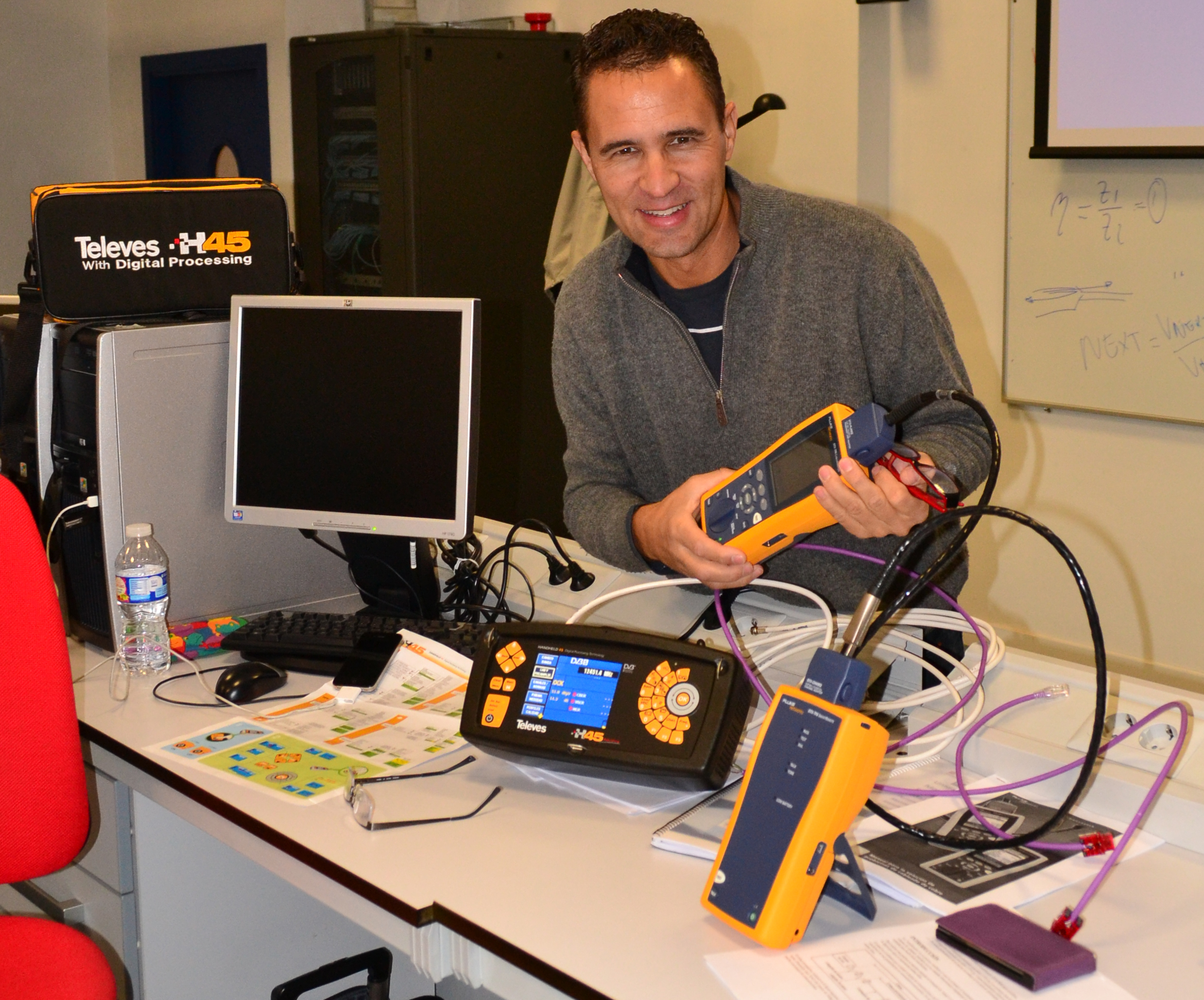 Certificador Fluke para redes Ethernet cat6+