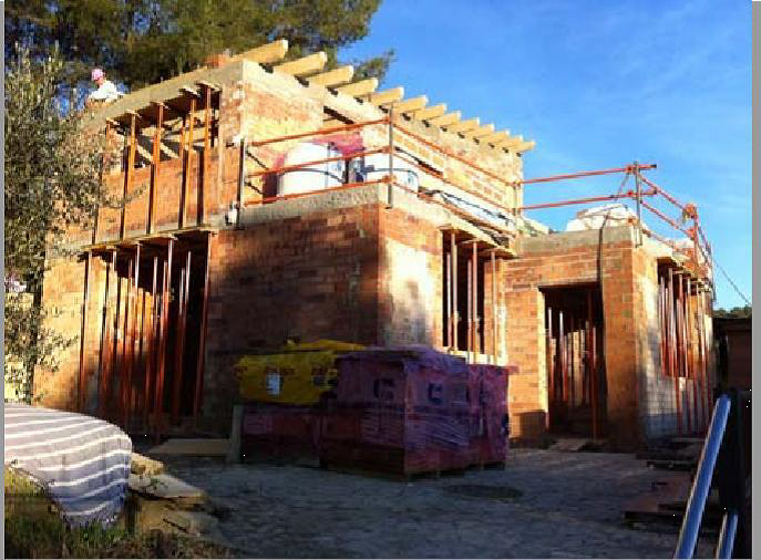 Obra nueva ampliación y reforma de vivienda unifamiliar.