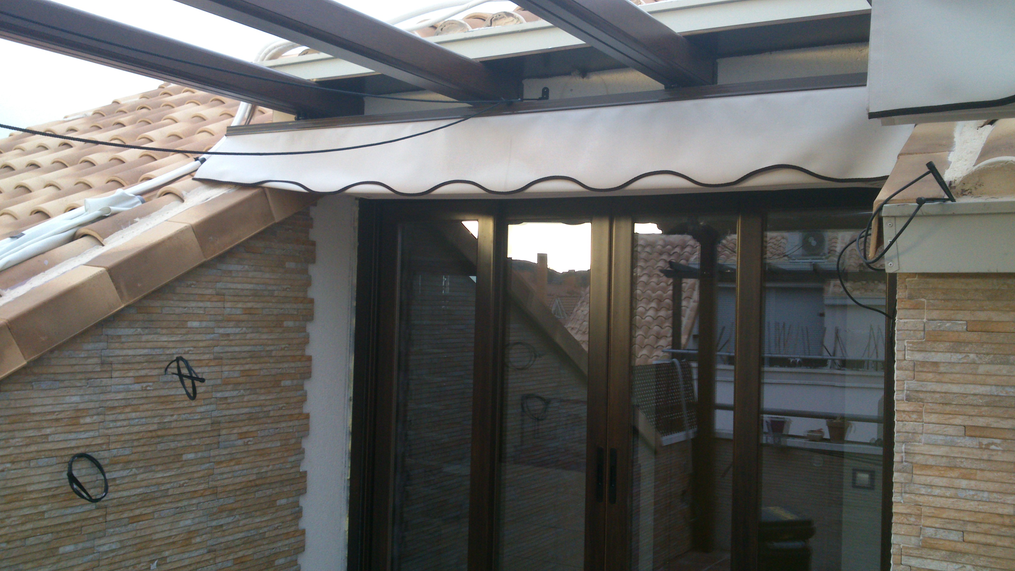 Pergola de color madera