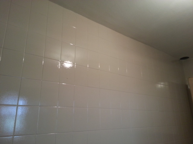 pintado de racholas de cocina con techo en blanco.