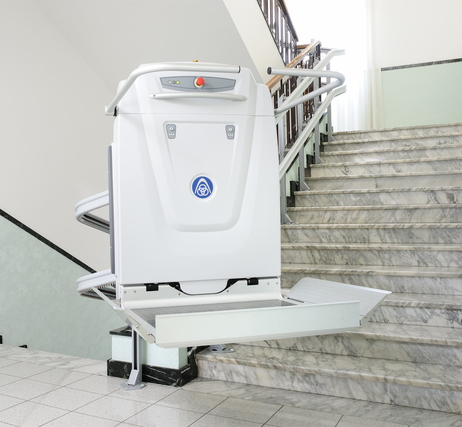 Plataforma salvaescaleras curva