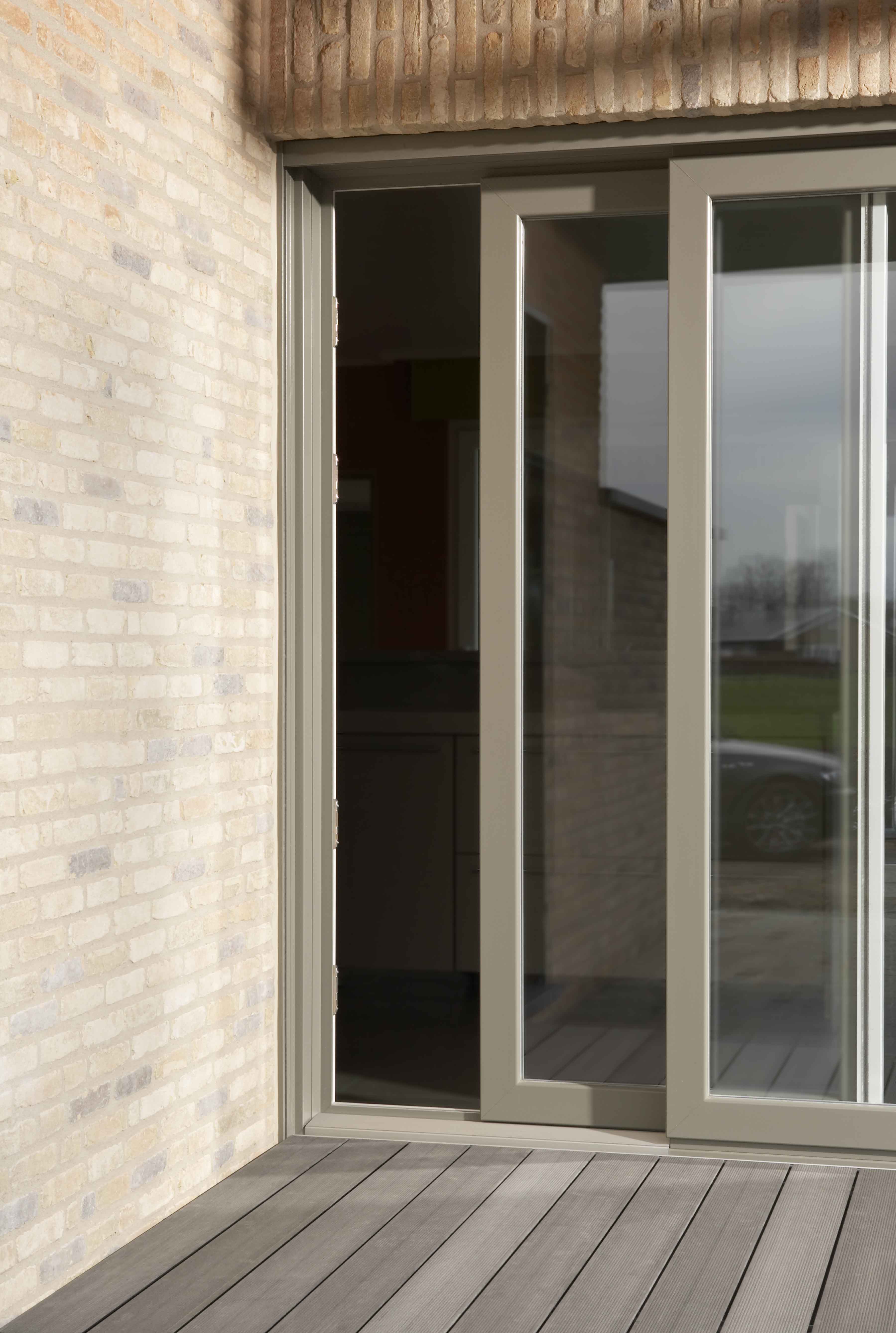 Puerta corredera/Porta corredissa.