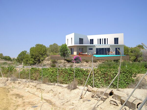 Proyecto Vivienda Unifamiliar en Ladera