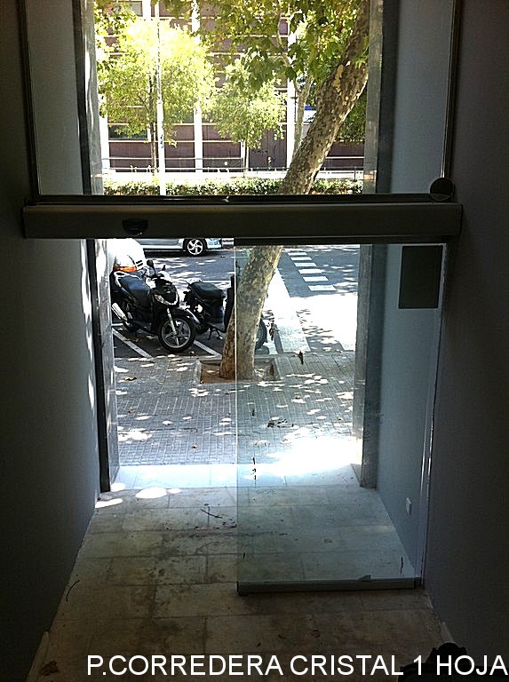 Puerta automática de una hoja