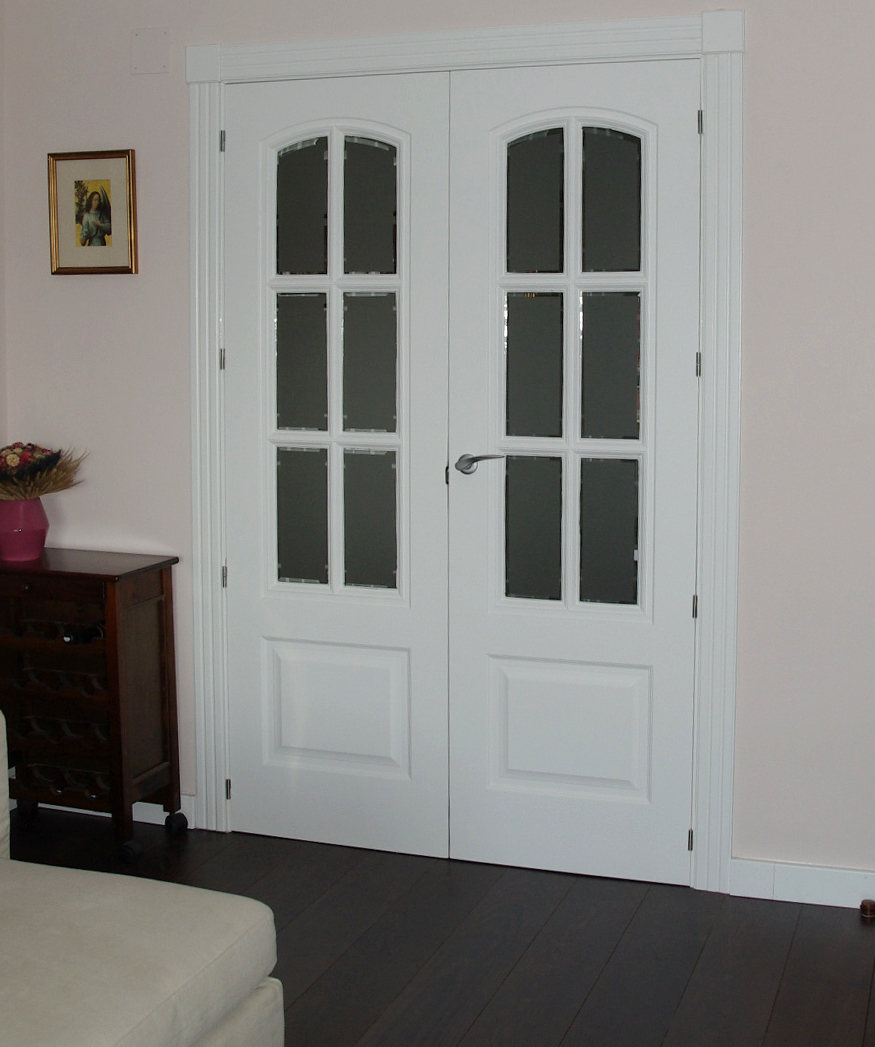 puerta comedor doble lacada con cristal