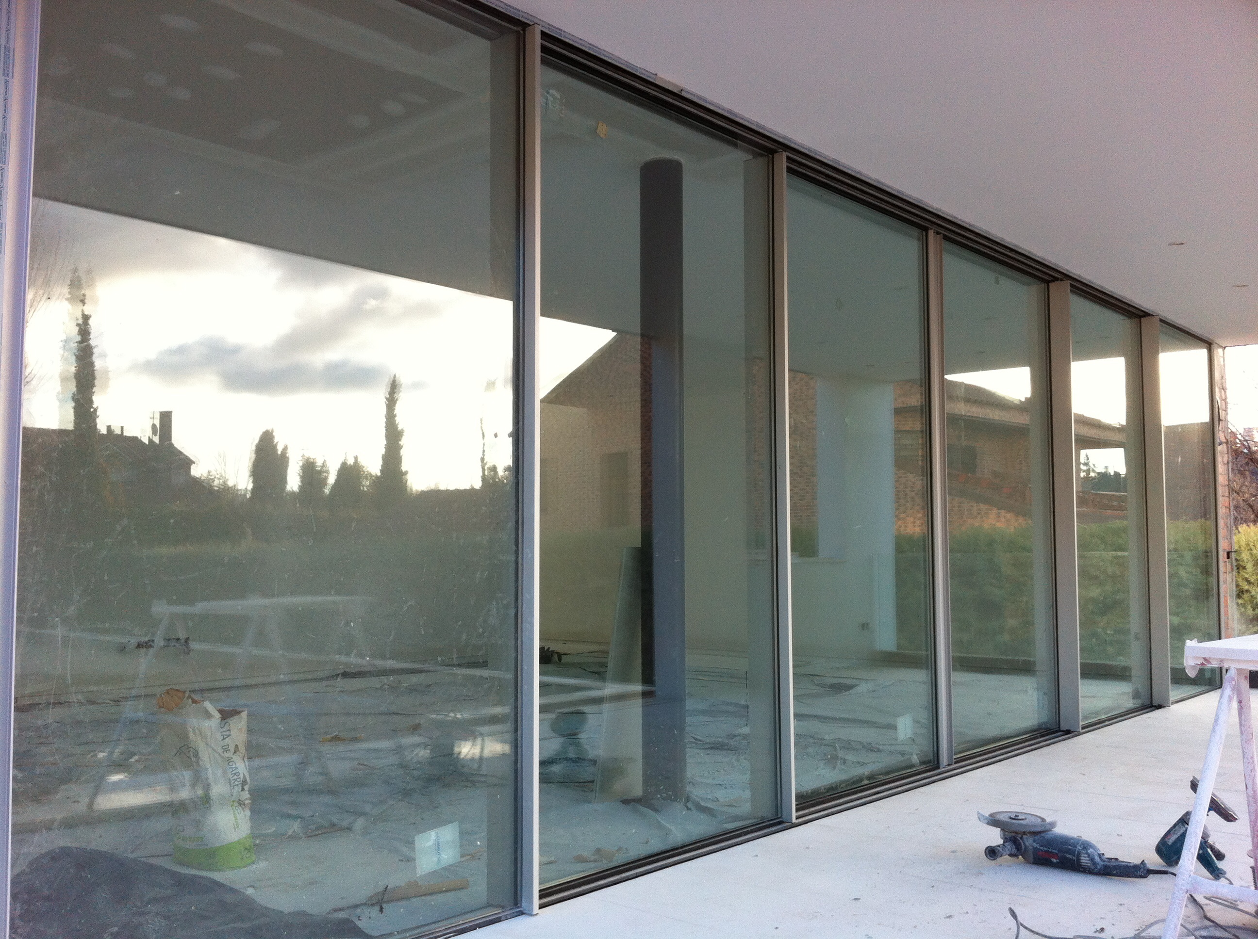 Puerta correderas  de 5000x2400 cor-visión 