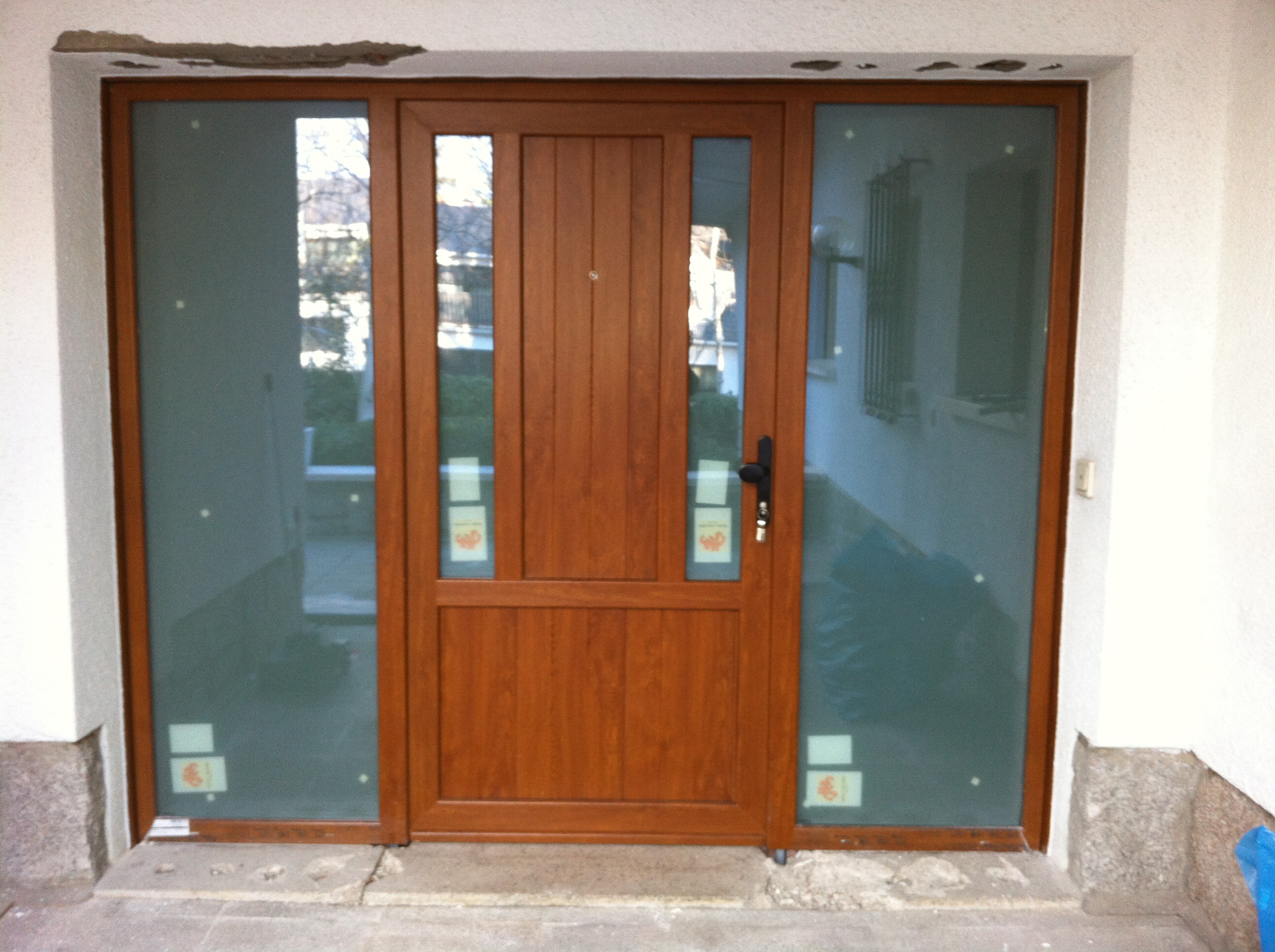 Puerta de PVC imitación madera