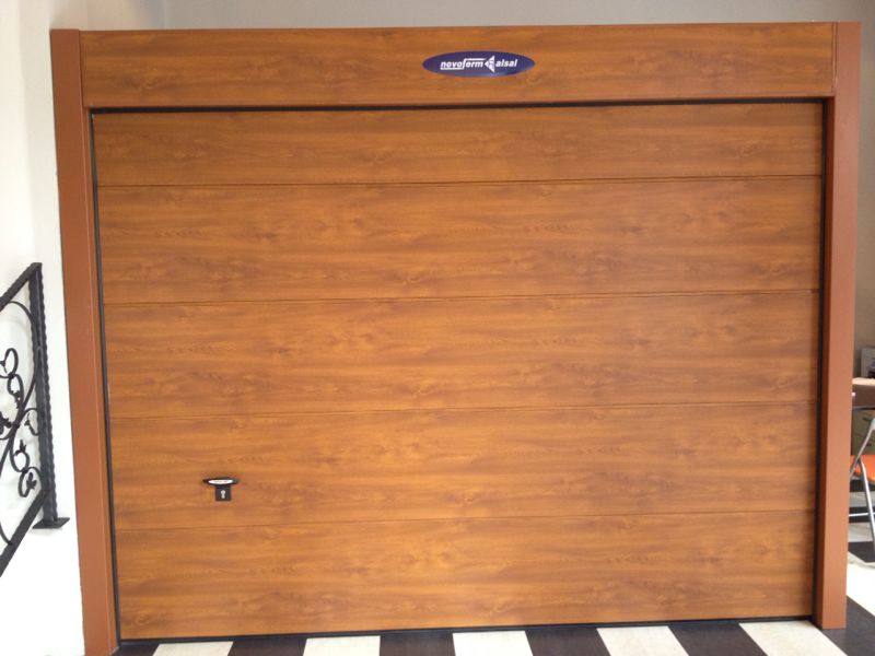 puerta seccional imitacion madera