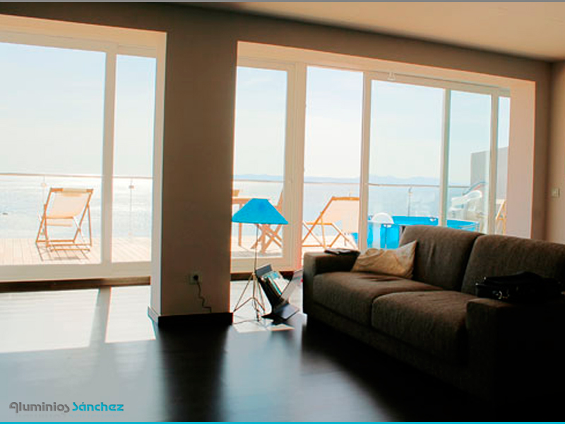 Puertas correderas de acceso a la terraza