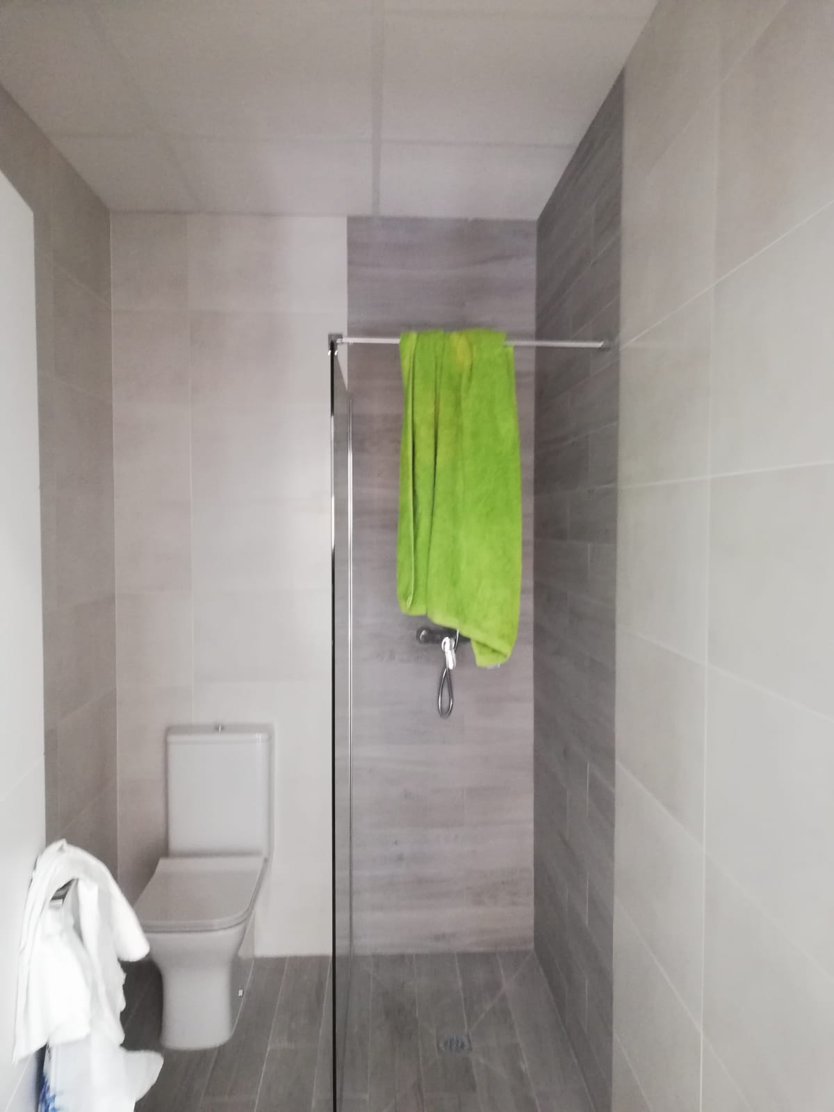 Reforma bajo comercial