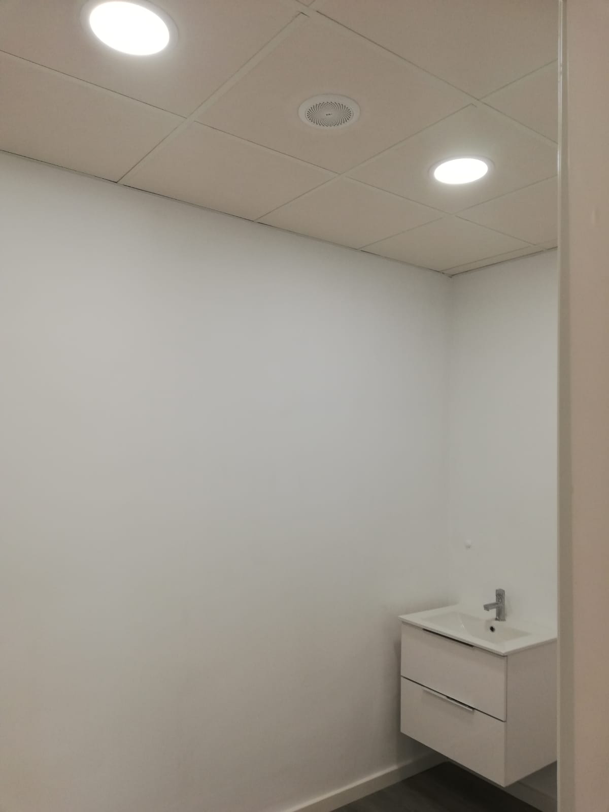 Reforma bajo comercial