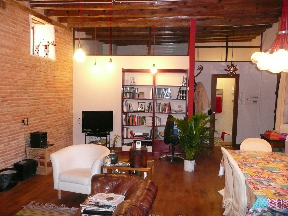 Rehabilitación de antiguos graneros. Salón