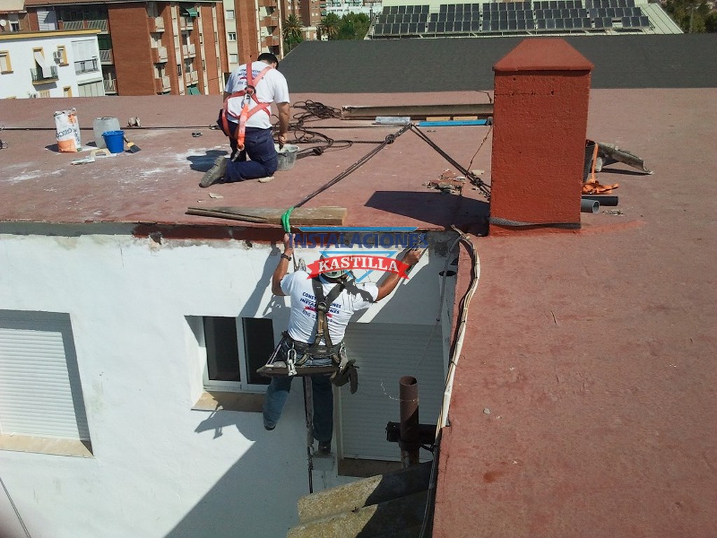 Rehabilitacion y pintura huecos patios.