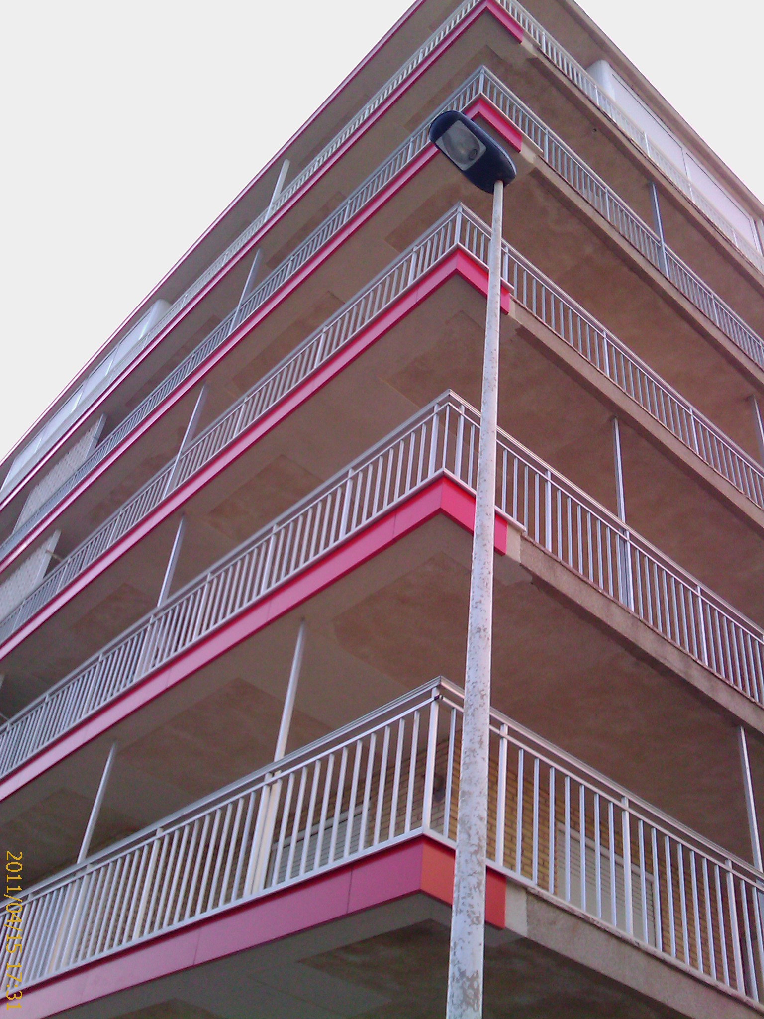 Reparación frentes de forjado con Alucobond