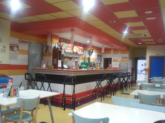 PROINED, realiza proyecto de Restaurante de comida rápida.