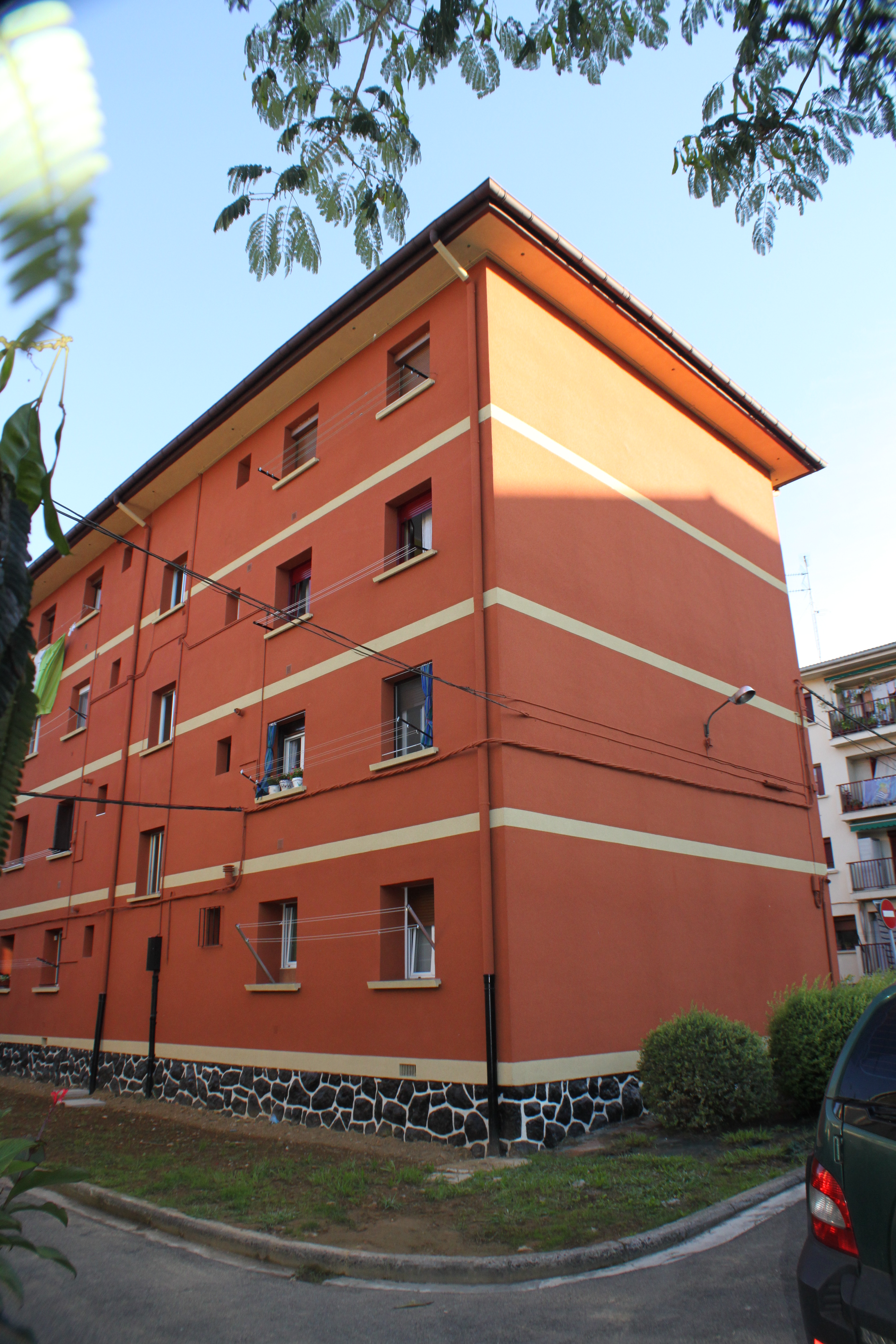 REVESTIMIENTO FACHADA - F