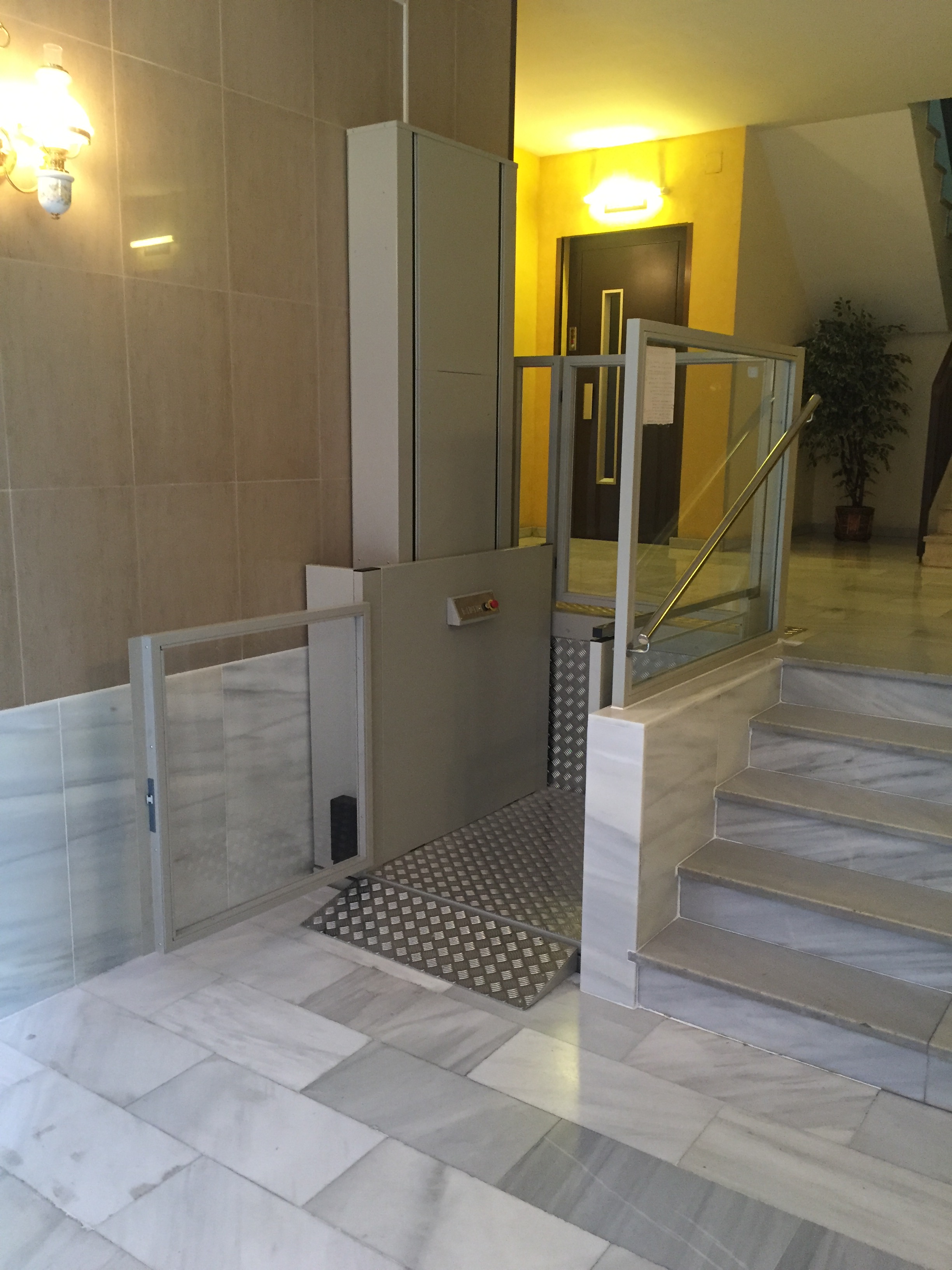 Plataforma elevadora vertical