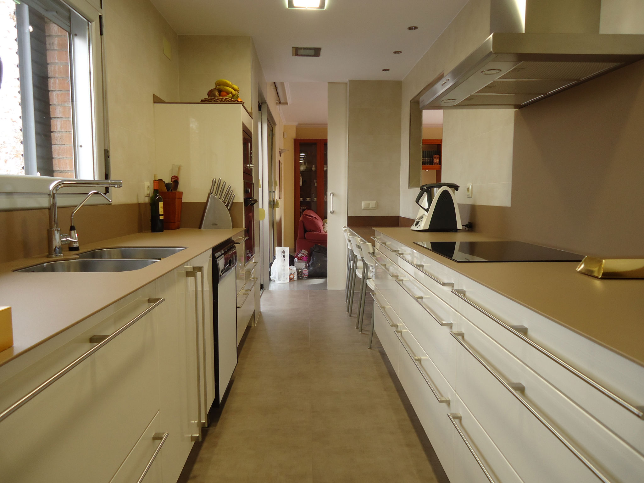 Sobre encimera: Neolith  ( Porcelánico ).