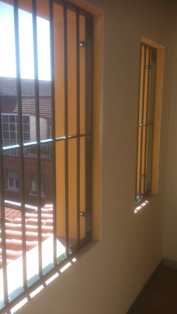 SUMINISTRO Y COLOCACION REJAS