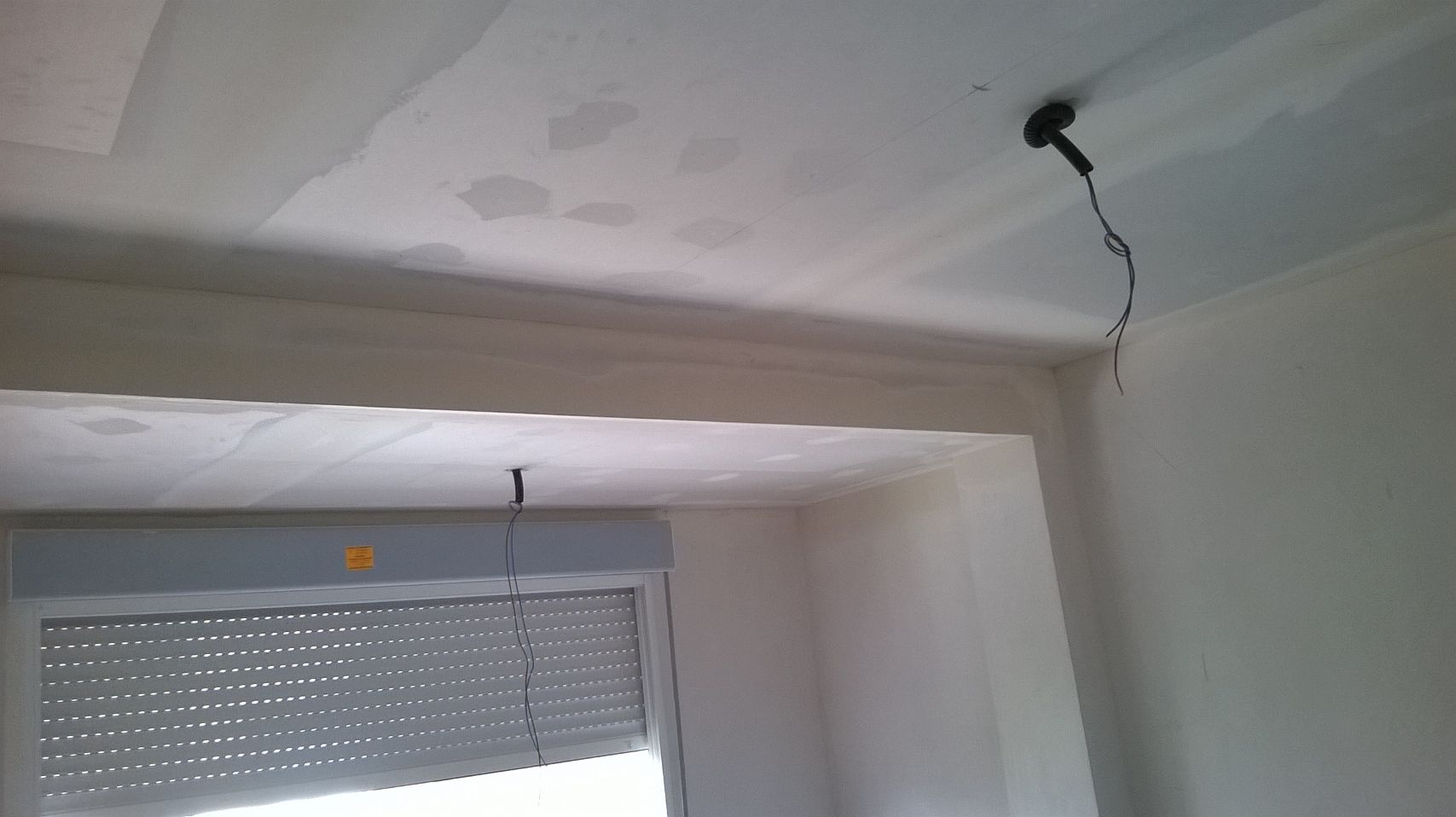 techo de 2 alturas ( habitacion de matrimonio)