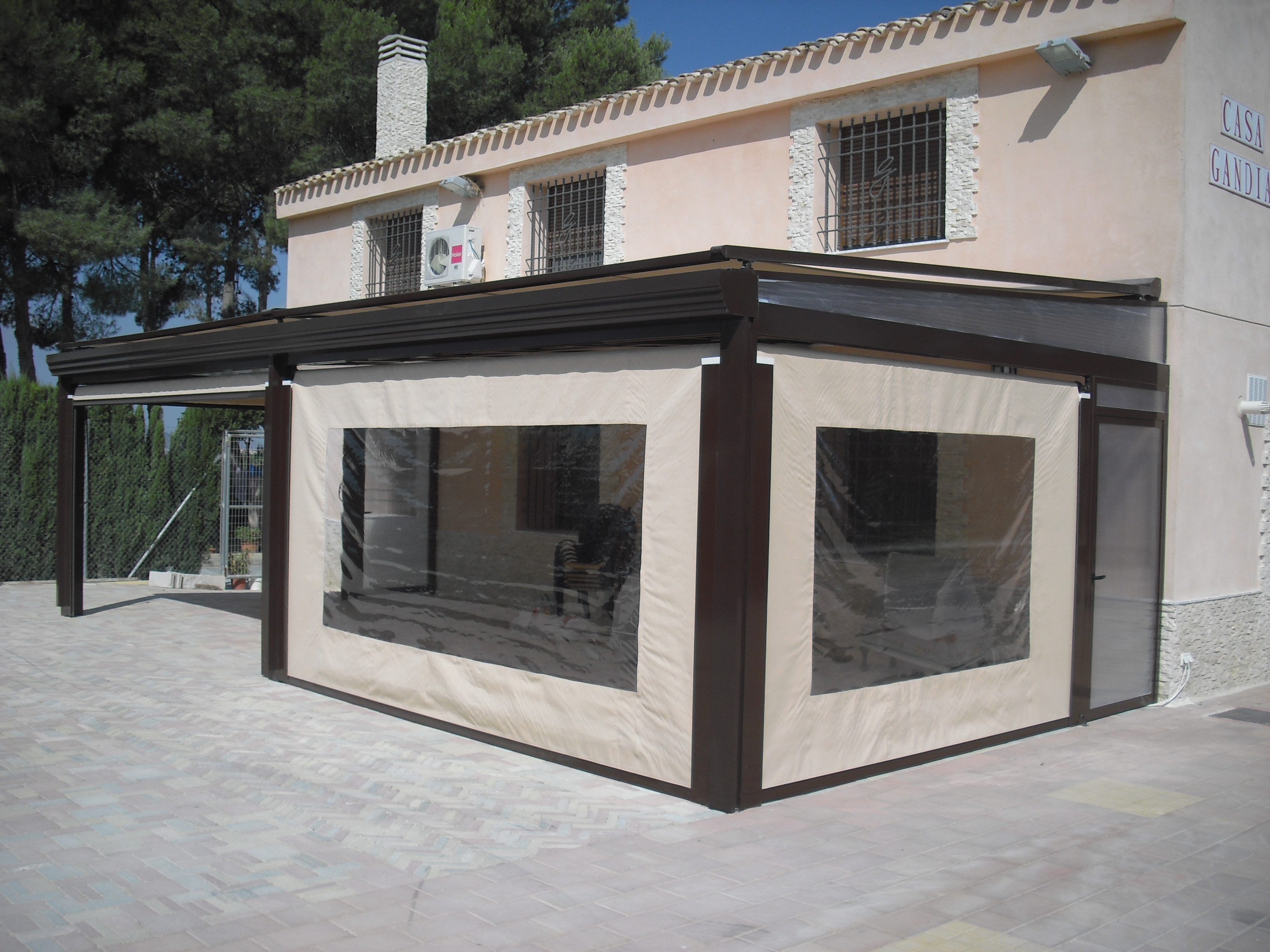 TECHO MÓVIL DE ALUMINO