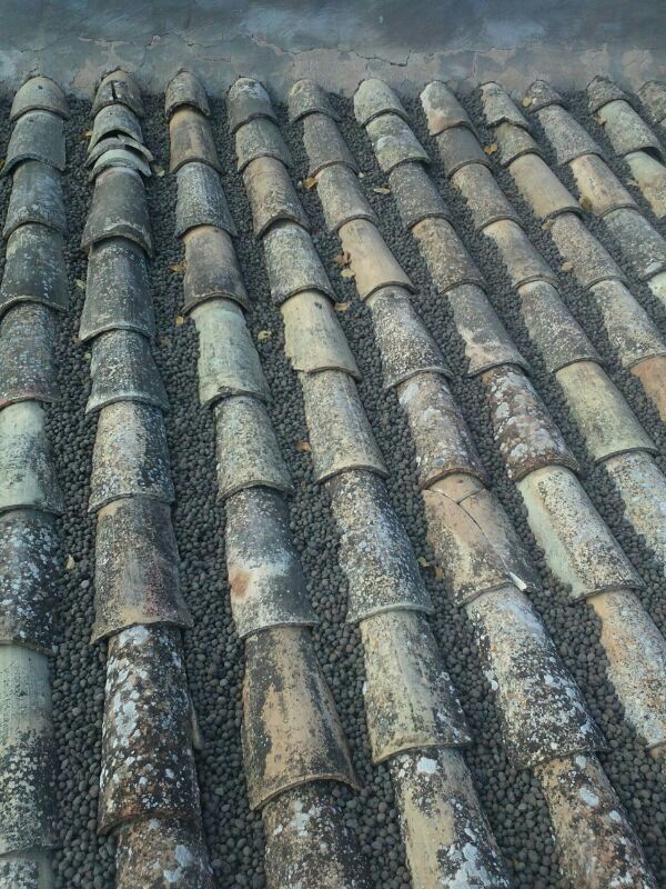 Tejado antes de la proyeción de espuma de poliuretano.