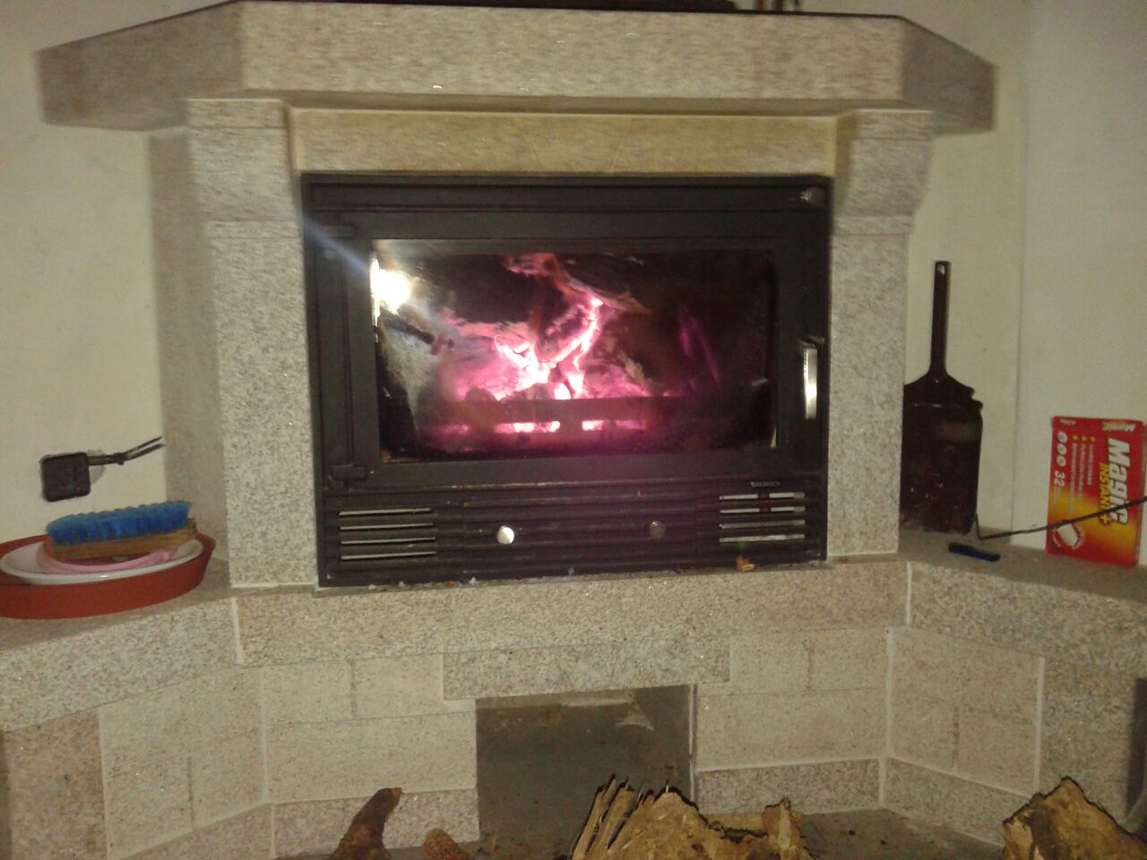 INSTALACIÓN DE CASSETTE DE FUEGO CON LEÑA