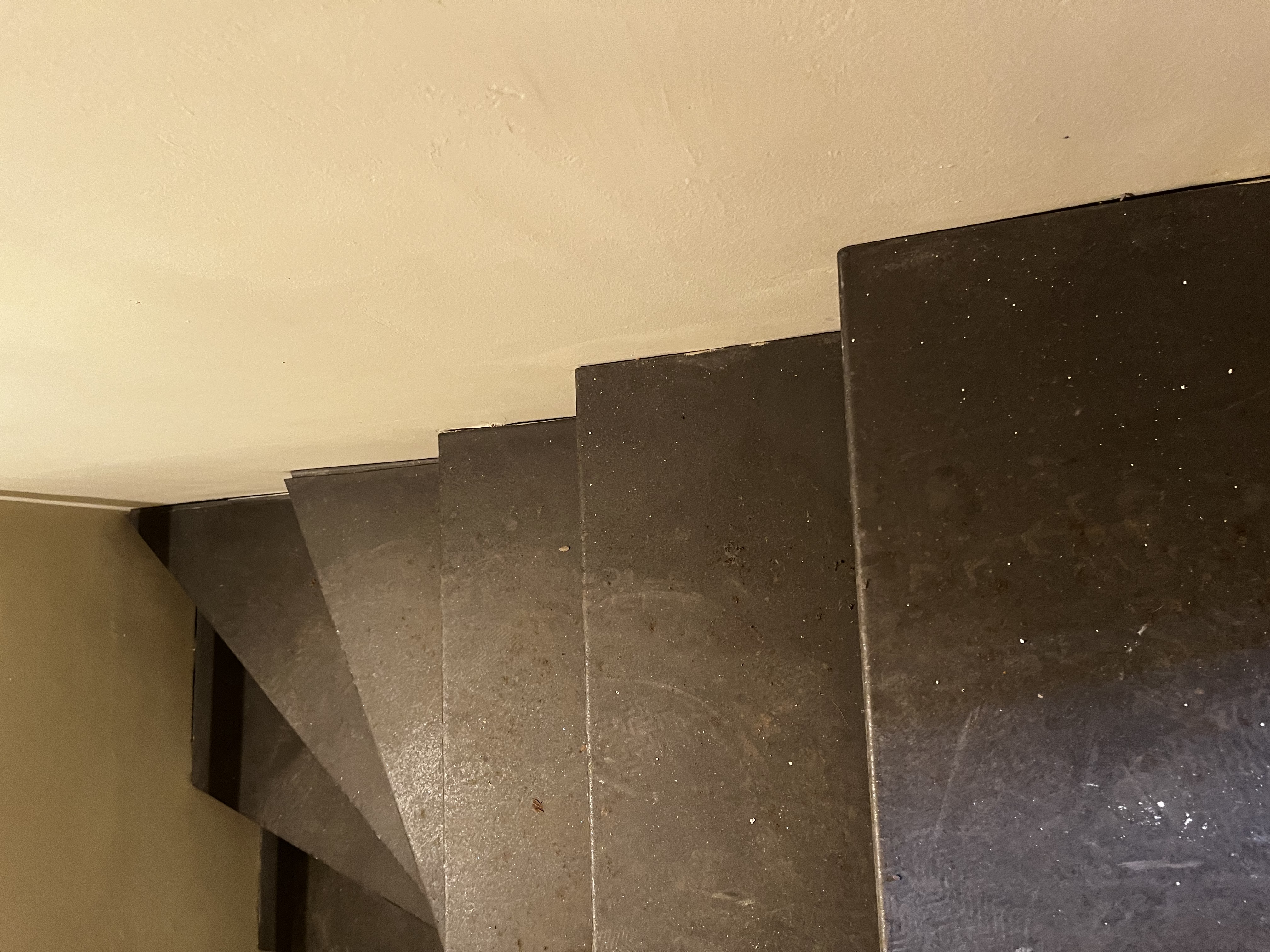 ESCALERAS METÁLICAS (Antes)