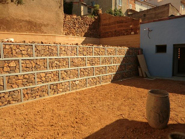 Terraplenado jardín con Gaviones