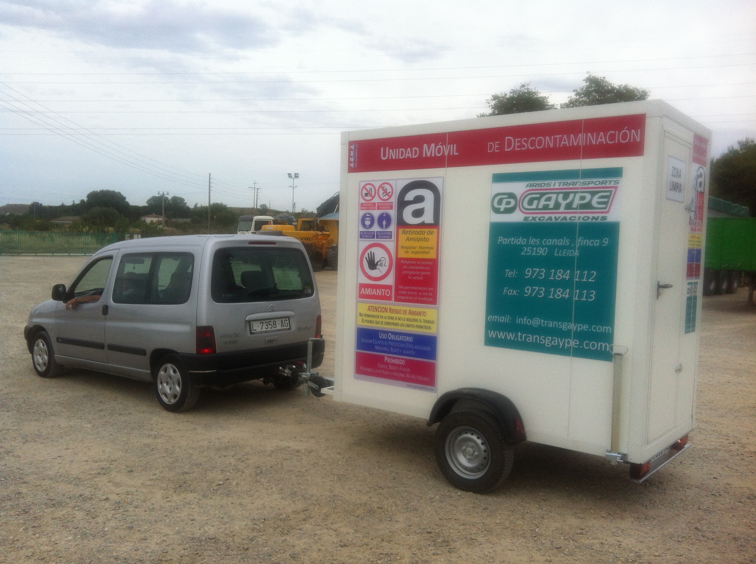 Desamiantados y transporte de fibrocemento en Lleida