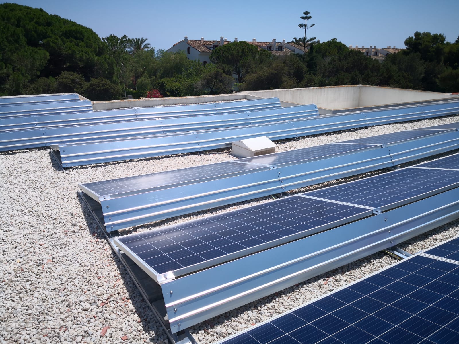 Fotovoltaica aerodinamica sin perforacion 2